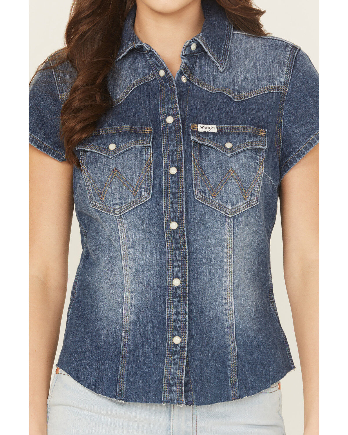Wrangler Women's Modern Denim Short Sleeve Snap Shrunken Western Shirt