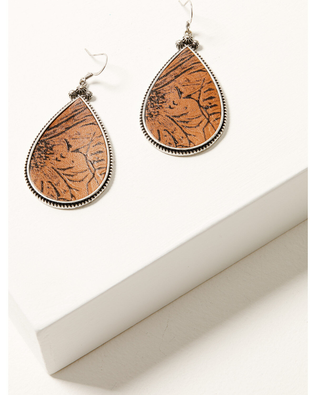 Shyanne Women's Heritage Valley Teardrop Earrings