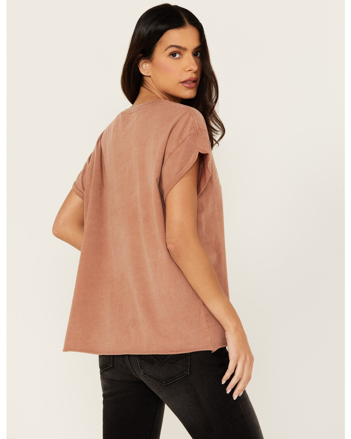 Cleo + Wolf Women's Enjoying The View Relaxed Short Sleeve Graphic Tee