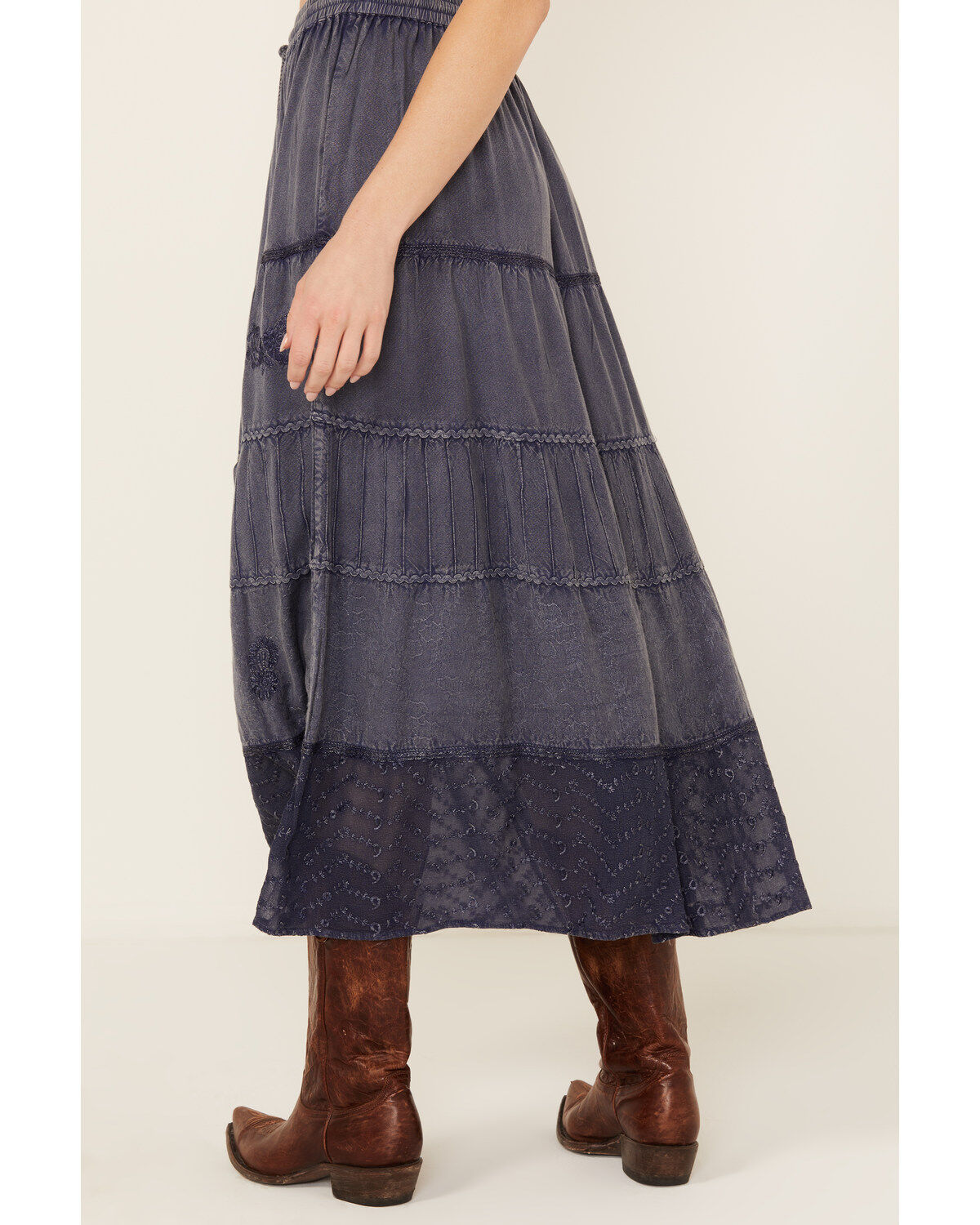 Gunit Women's Embroidered Midi Skirt