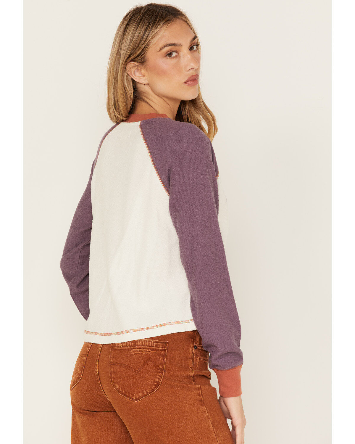 Cleo + Wolf Women's Explore Novelty Raglan Shirt