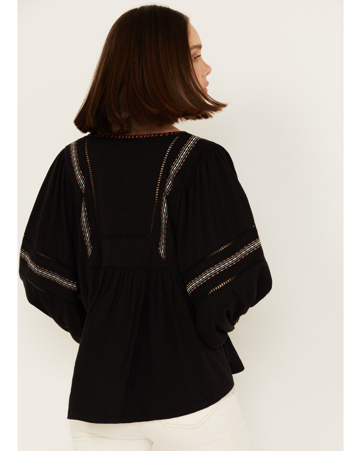 Shyanne Women's Embroidered Peasant Top