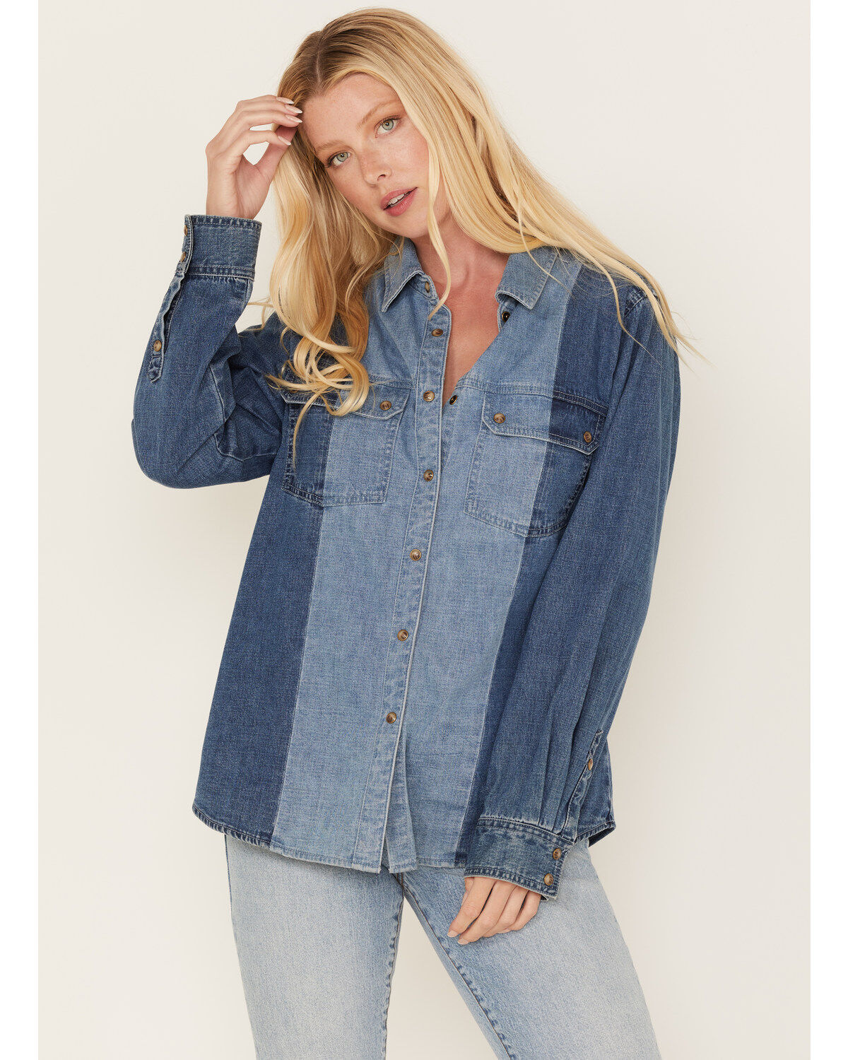Cleo + Wolf Women's Montana Avenue Two Tone Long Sleeve Denim Snap Shirt