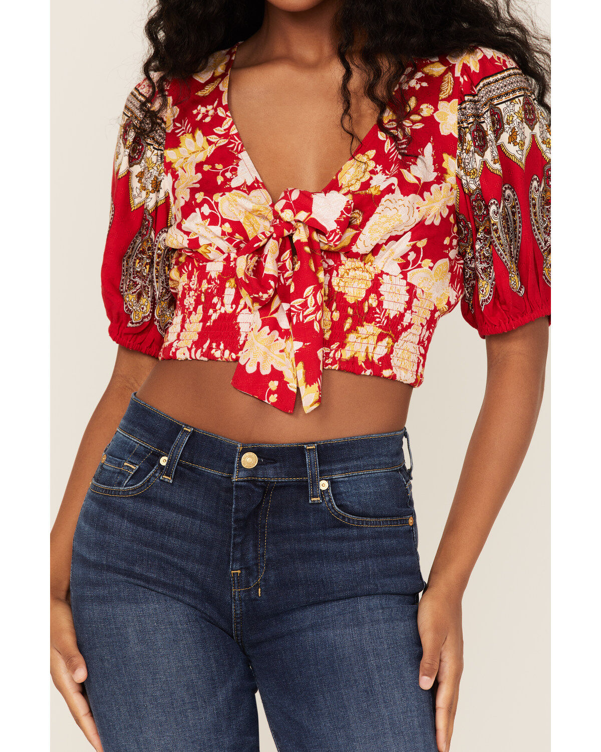 Band of the Free Women's Beautiful Noise Floral Print Crop Top