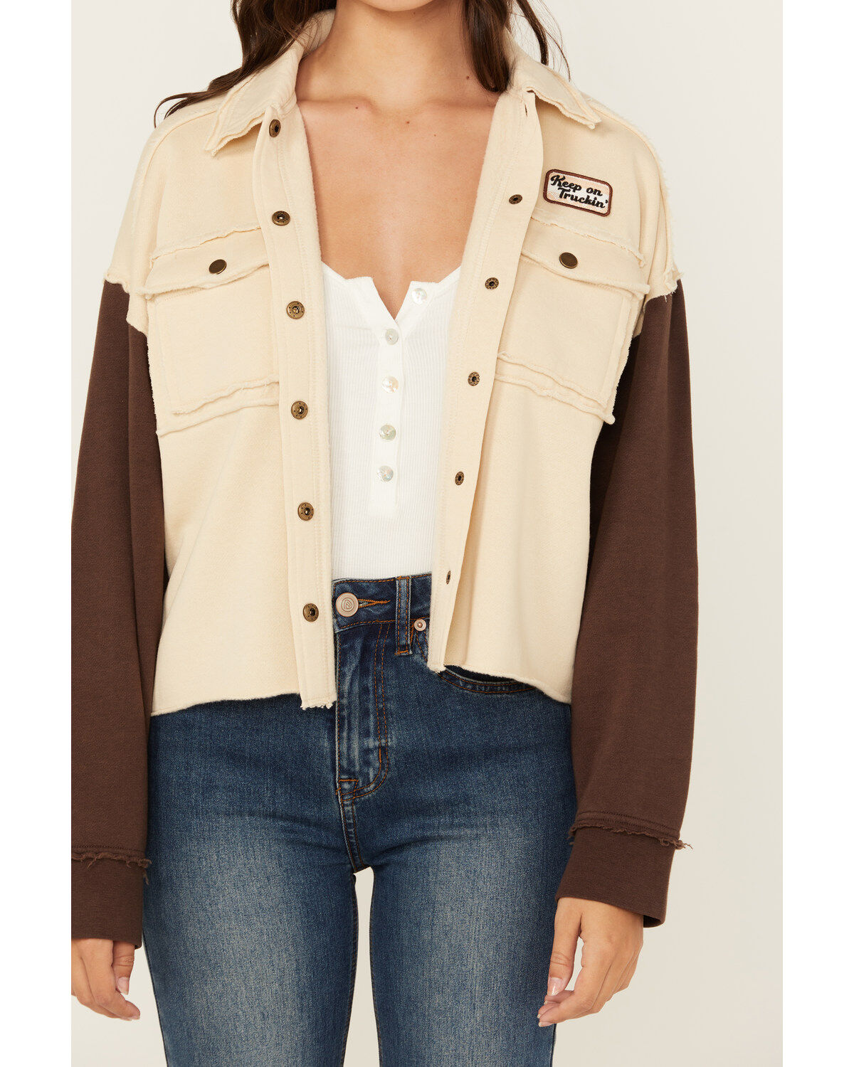 Cleo + Wolf Women's Color Block Graphic Print Snap Cropped Shacket