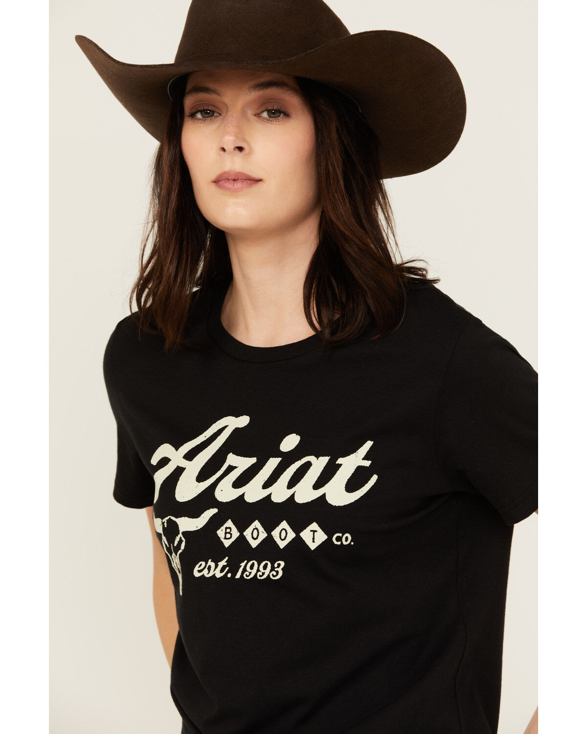 Ariat Women's Steer Head Logo Short Sleeve Graphic Print Tee
