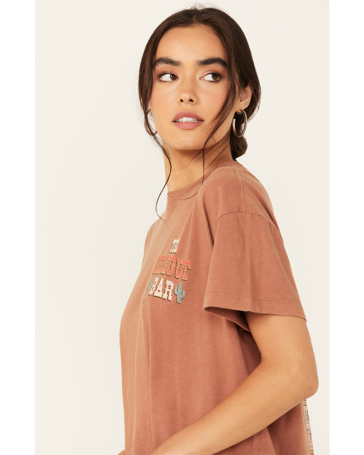 Cleo + Wolf Women's Hideout Bar Oversized Graphic Tee