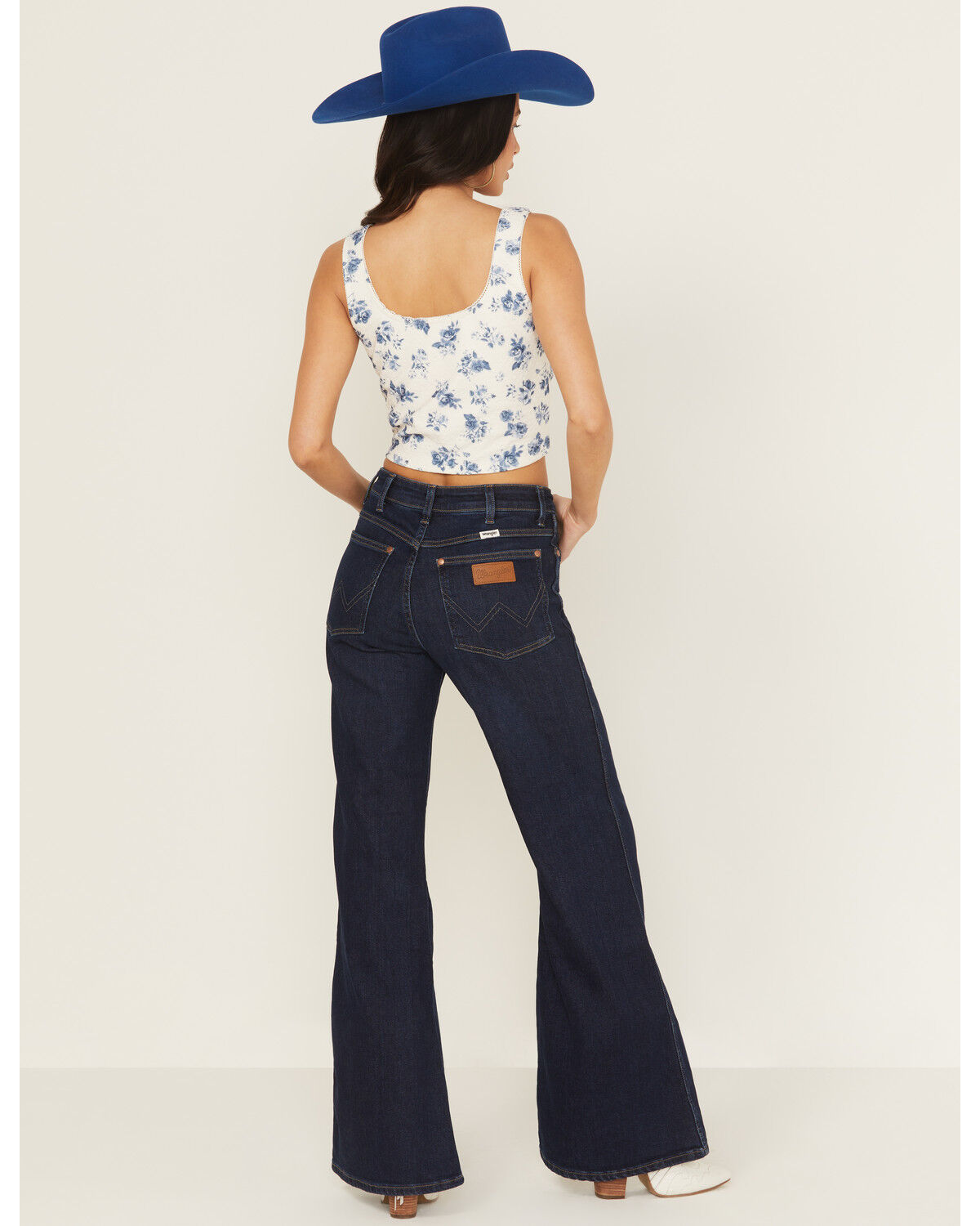 Wrangler Women's Dark Wash Mid Rise Weathered Rinse Heritage Flare Stretch Denim Jeans