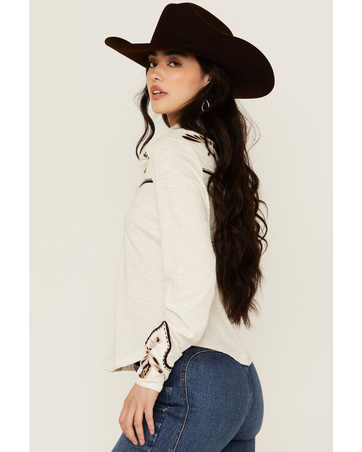 Shyanne Women's Embroidered Long Sleeve Snap Western Shirt