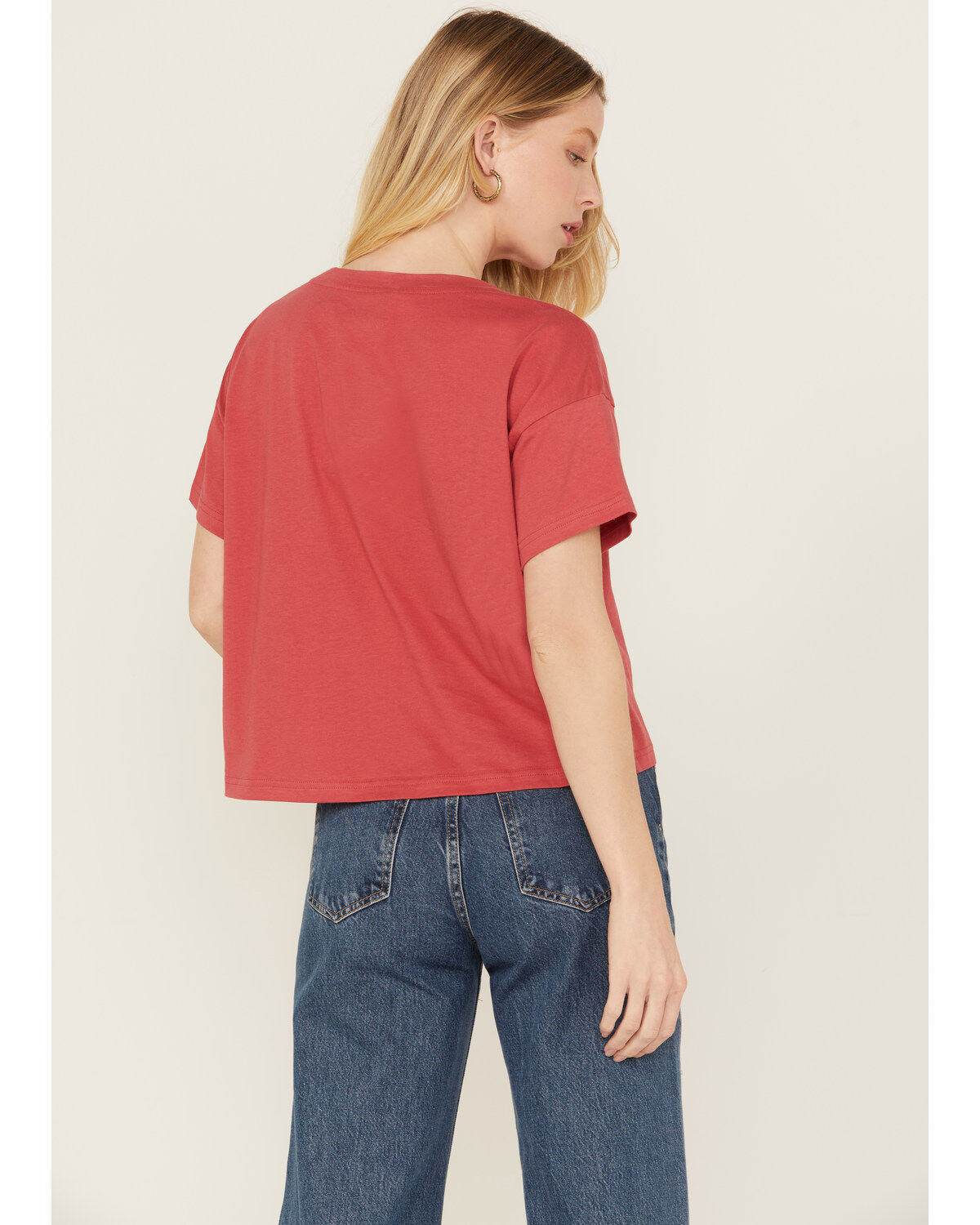 Ariat Women's Steer Lone Star Short Sleeve Cropped Graphic Tee