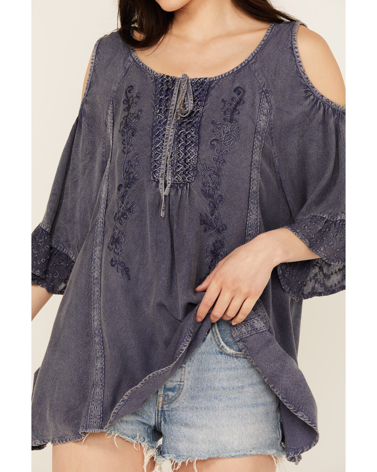 Gunit Women's Floral Embroidered Cold Shoulder Long Sleeve Shirt