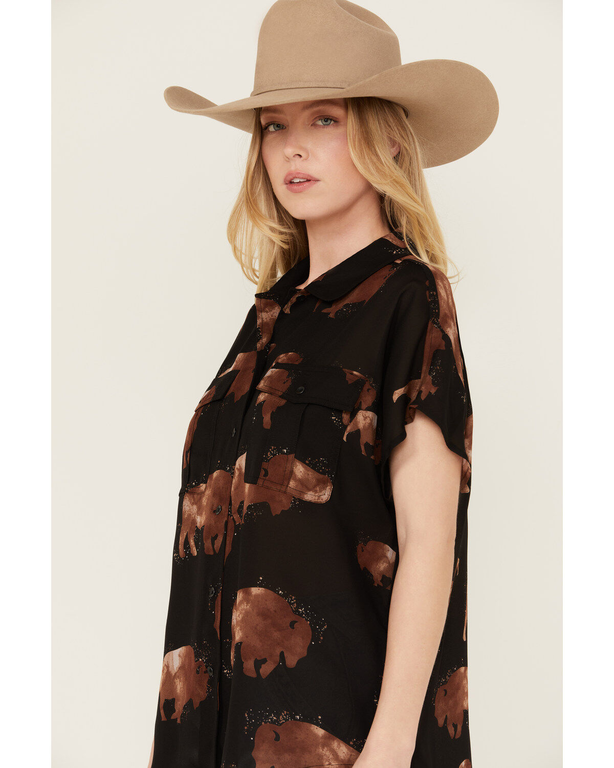 Ariat Women's Badland Buffalo Print Short Sleeve Button-Down Shirt