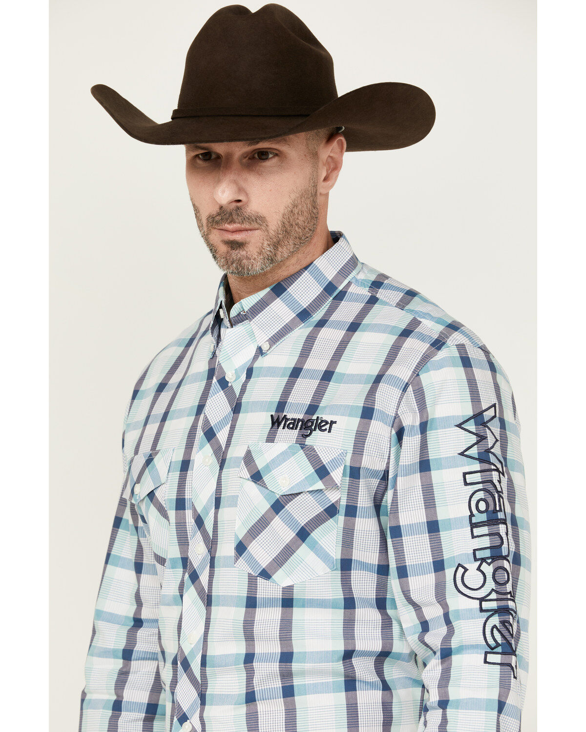 Wrangler Men's Plaid Print Logo Long Sleeve Button-Down Western Shirt