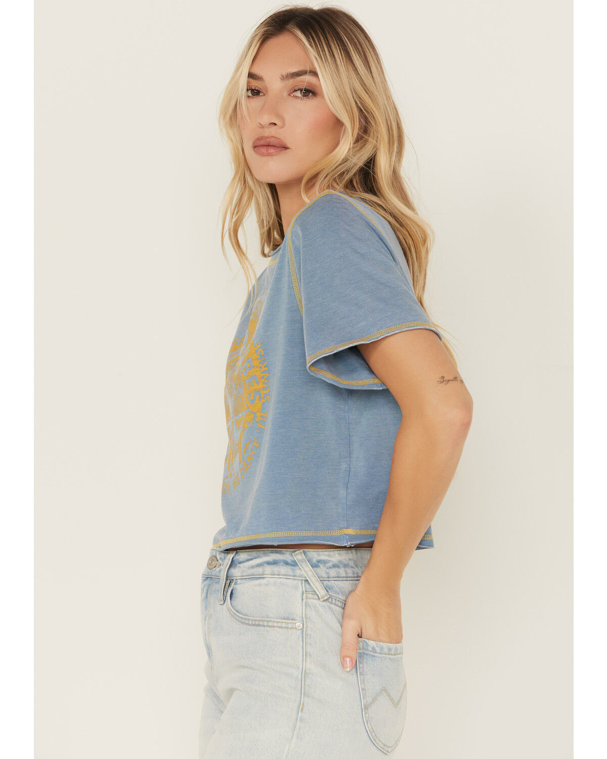 Cleo + Wolf Women's Desert Festival Short Sleeve Graphic Tee