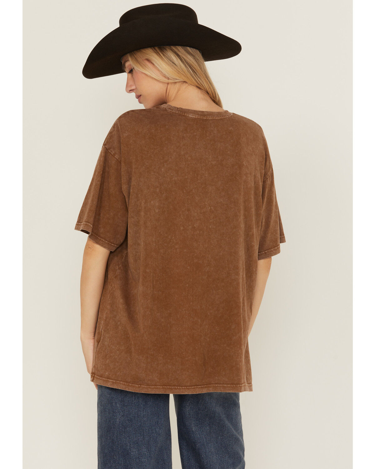 Ariat Women's Wild West Cowboy Short Sleeve Oversized Graphic Tee