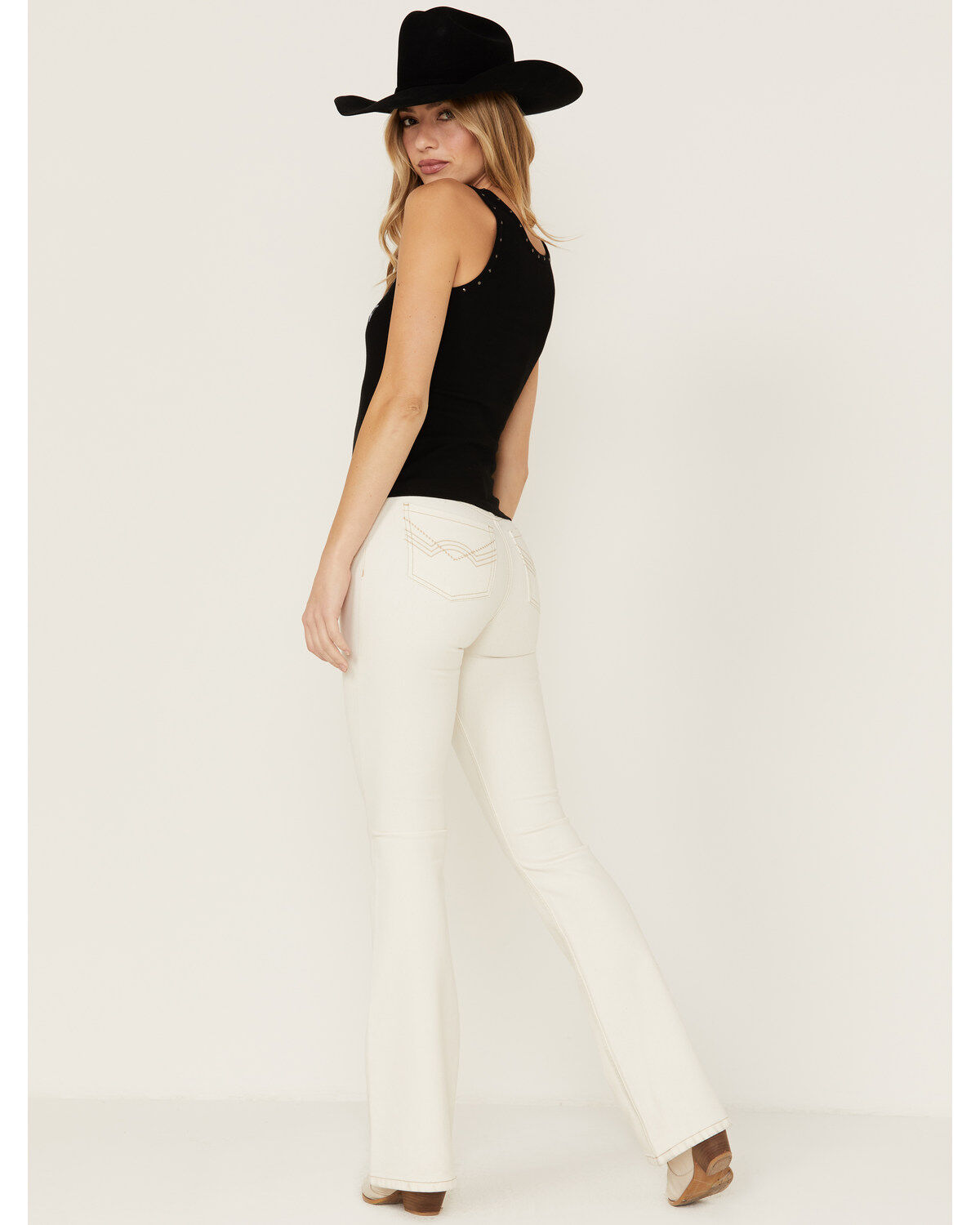 Idyllwind Women's Rebel Natural Wash Signature Back Pocket Mid Rise Flare Jeans