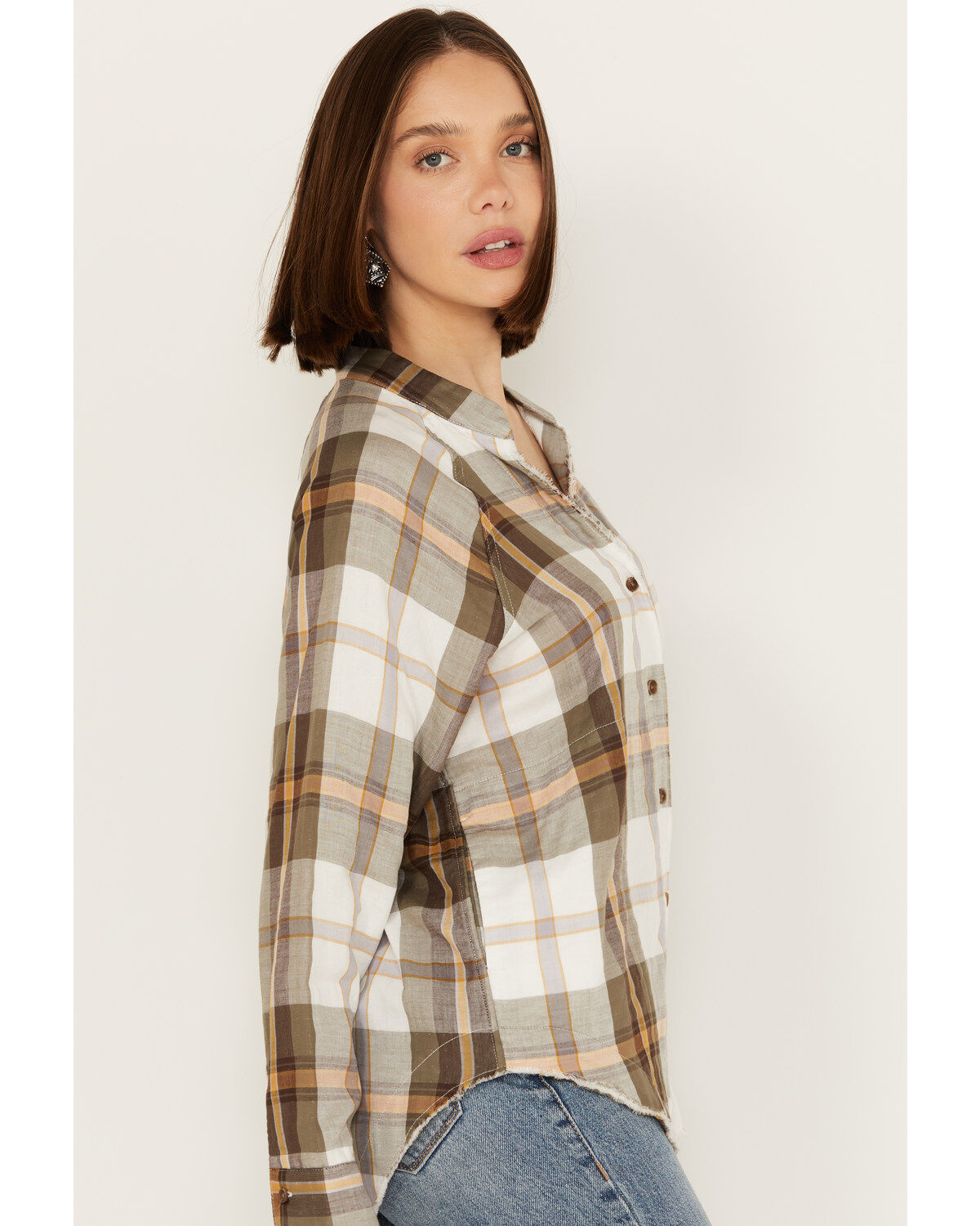 Cleo + Wolf Women's Raw Edge Raglan Sleeve Button Up Shirt