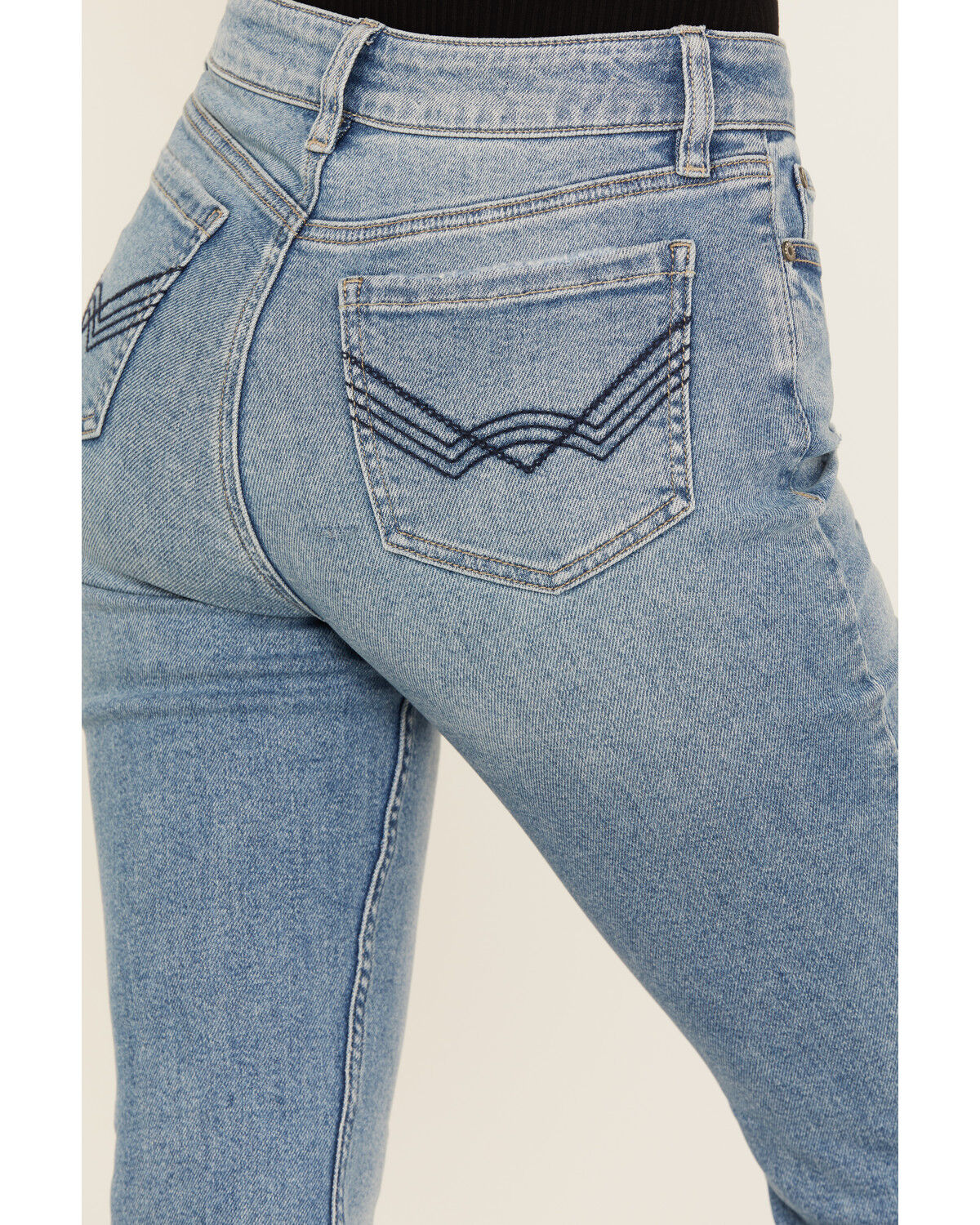 Idyllwind Women's Arbor Medium Wash Outlaw High Rise Flare Super Stretch Denim Jeans