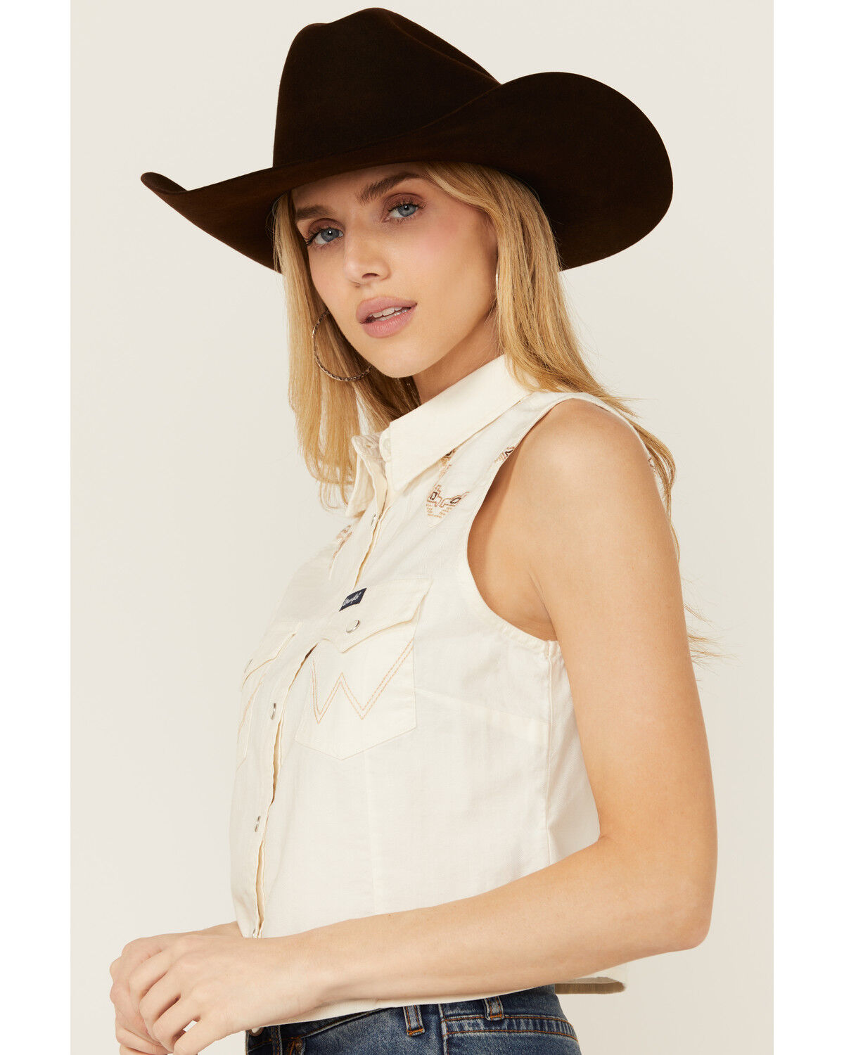 Wrangler Retro Women's Embroidered Sleeveless Snap Western Shirt