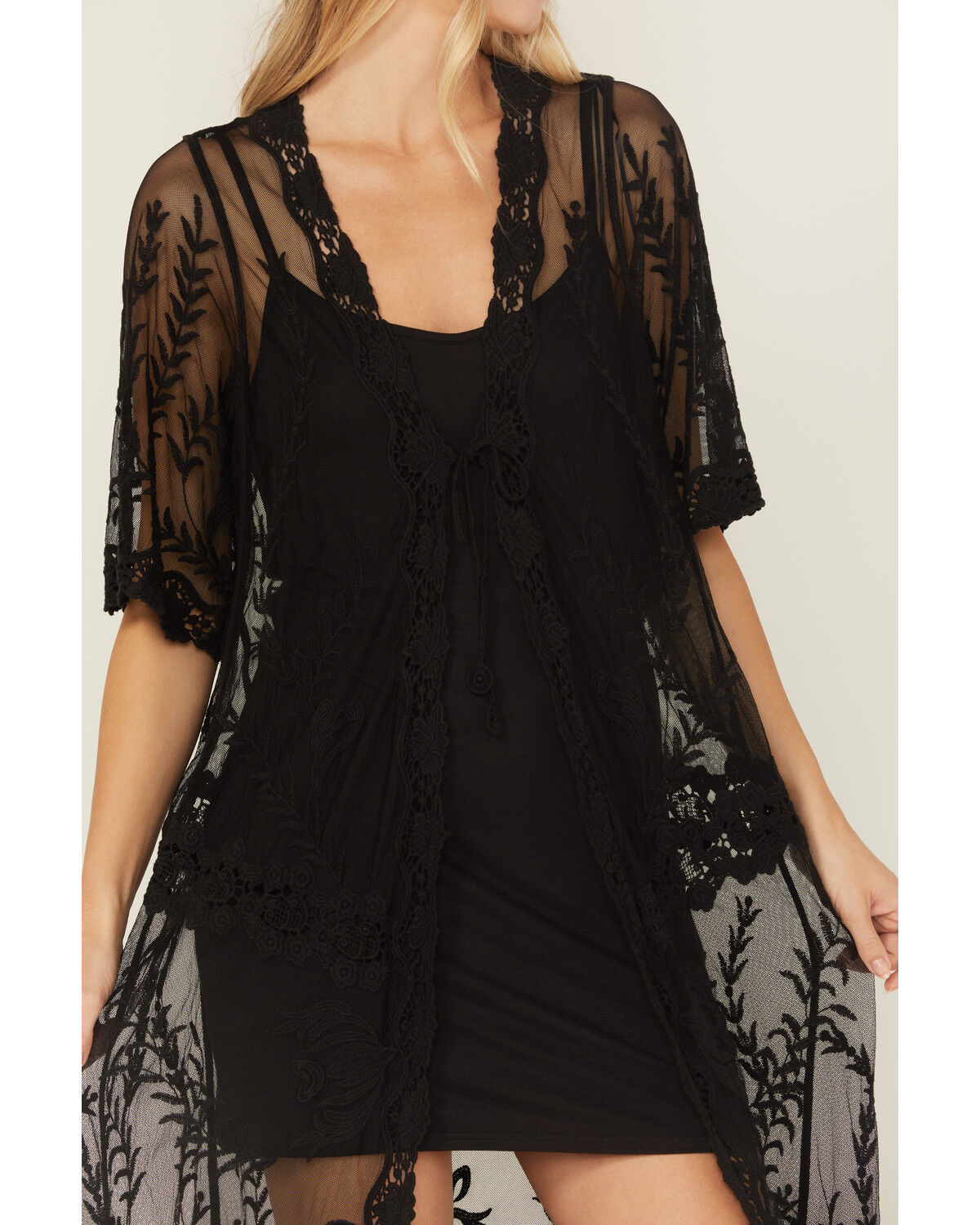 Shyanne Women's Embroidered Mesh Kimono