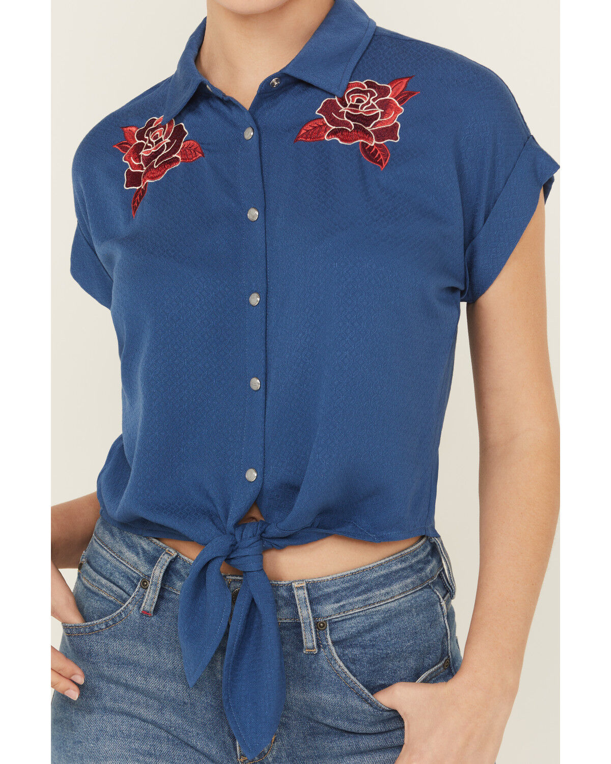 Idyllwind Women's Roland Embroidered Tie-Front Camp Shirt