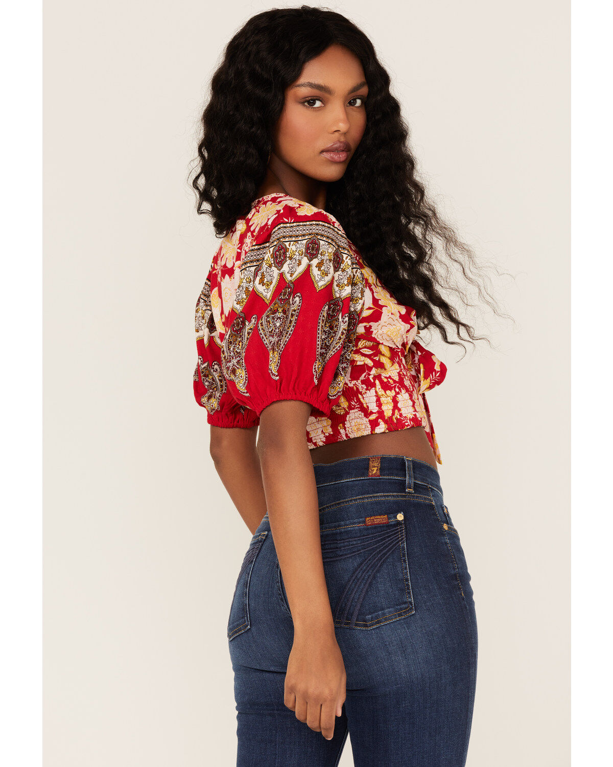 Band of the Free Women's Beautiful Noise Floral Print Crop Top