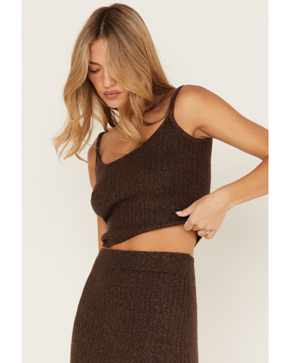 Cleo + Wolf Women's Ribbed Sweater Knit Cropped Tank Top