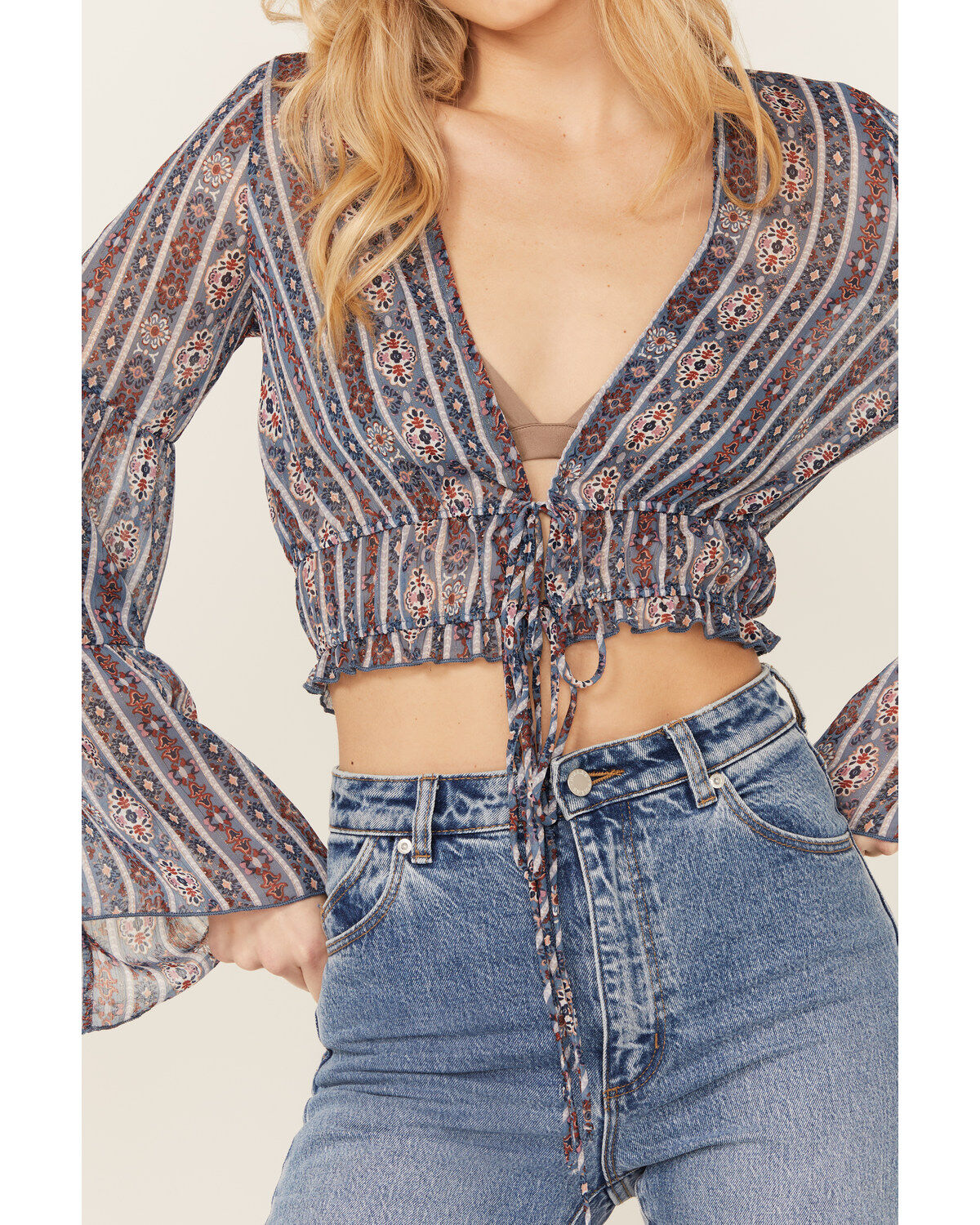 Wild Moss Women's Printed Tie Front Bell Sleeve Cropped Kimono