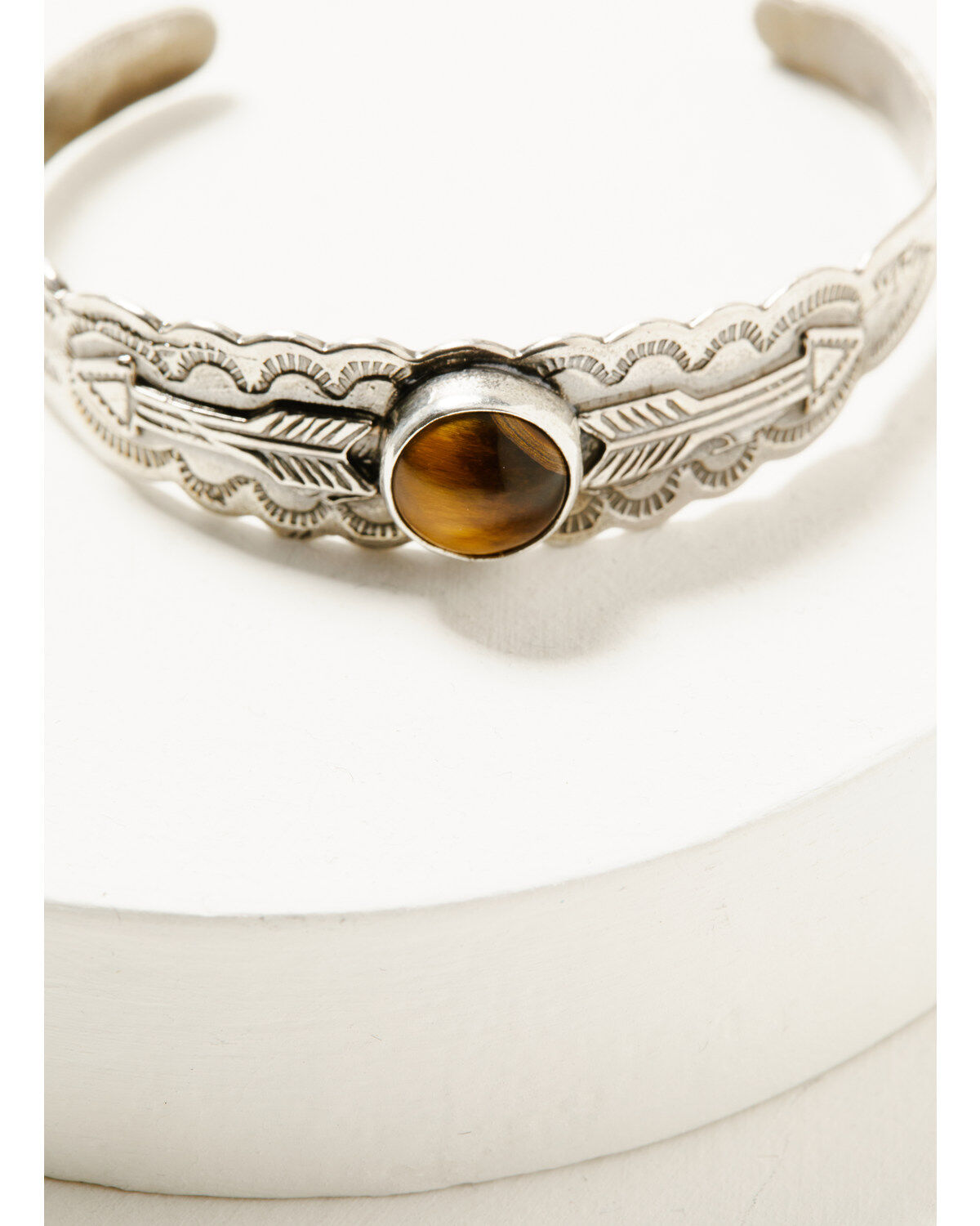 Broken Arrow Jewelry Women's Arrow Cuff