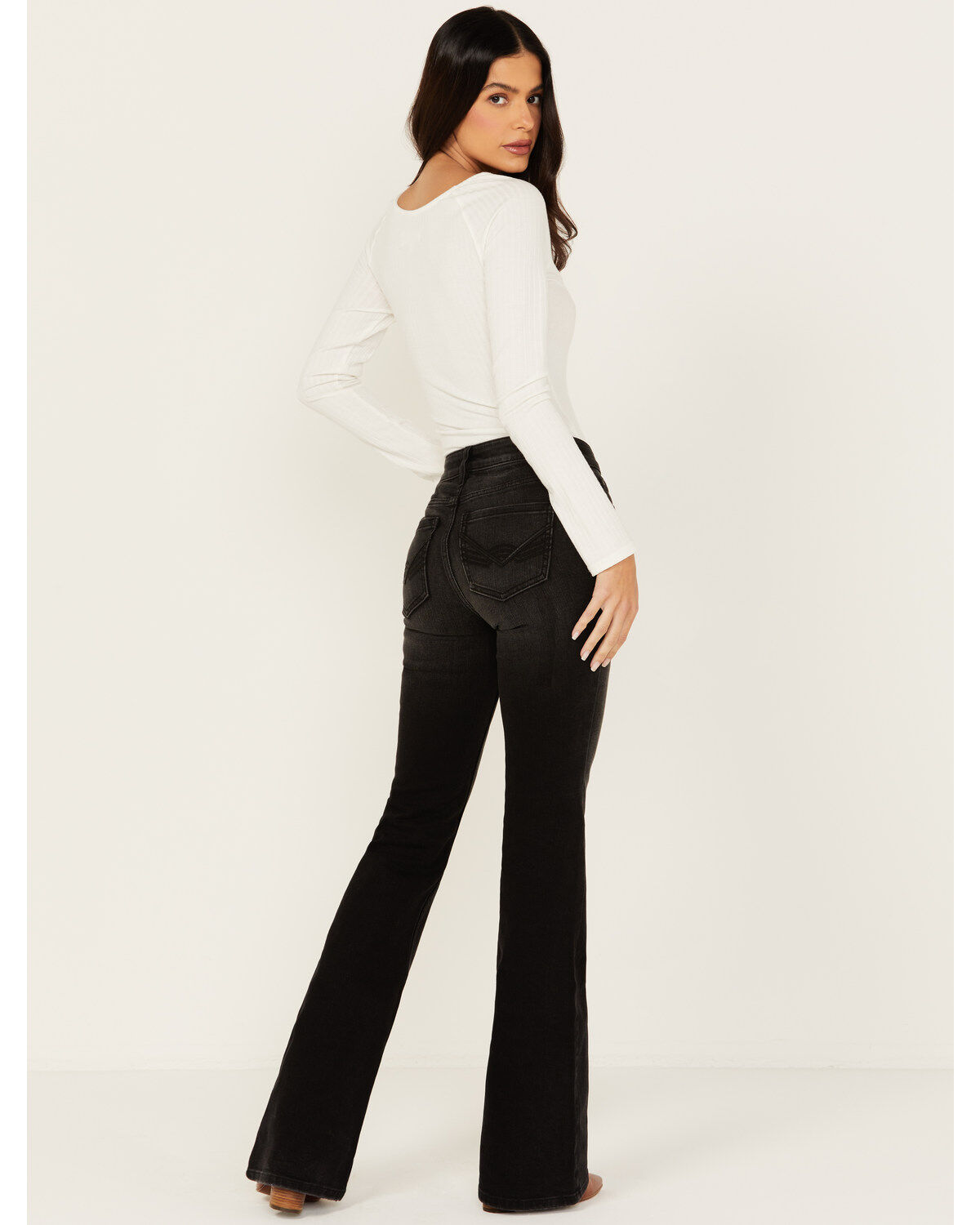 Idyllwind Women's Shadow Lane Mid Rise Debbie Stretch Bootcut Jeans