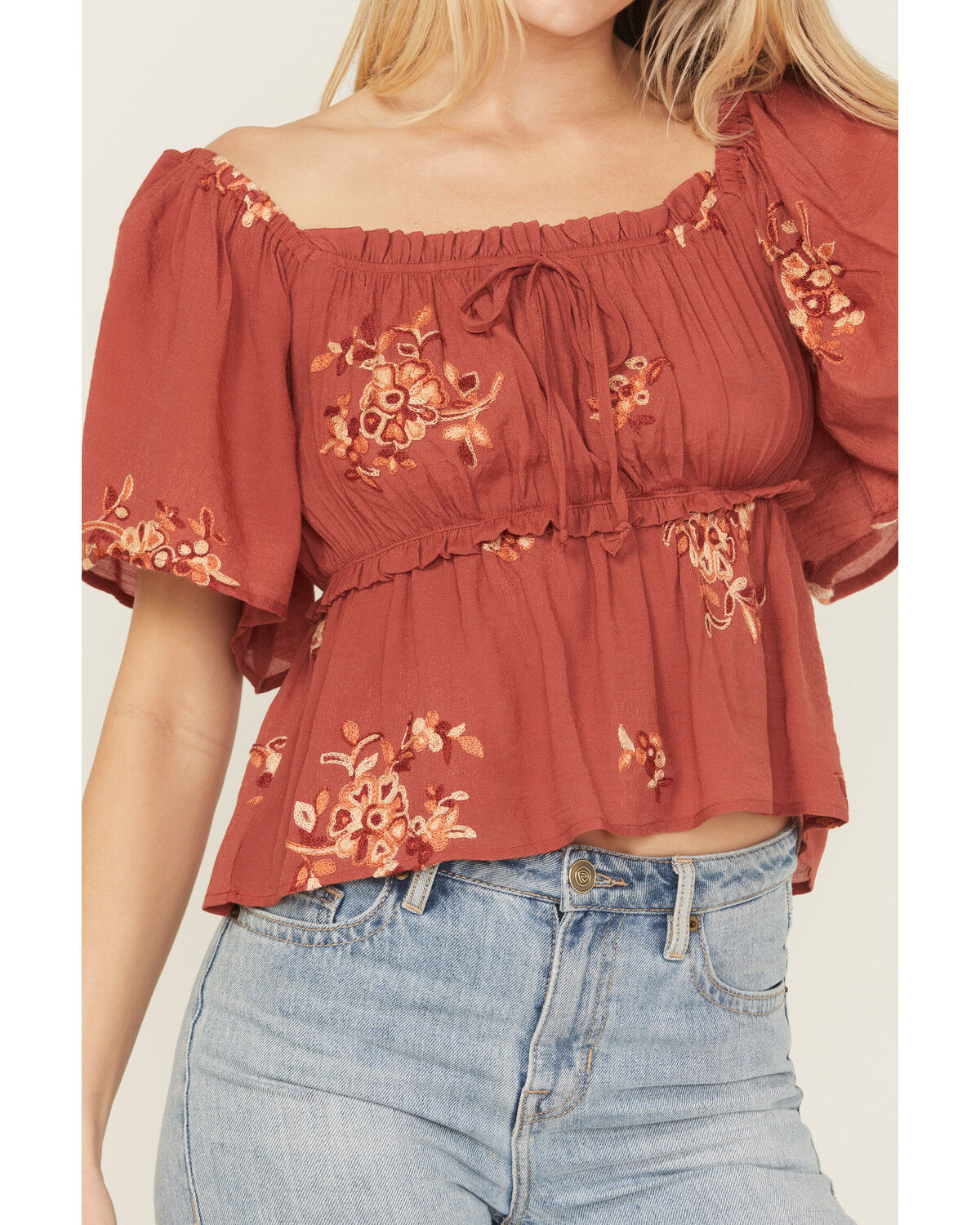 Wild Moss Women's Floral Embroidered Short Sleeve Peplum Top