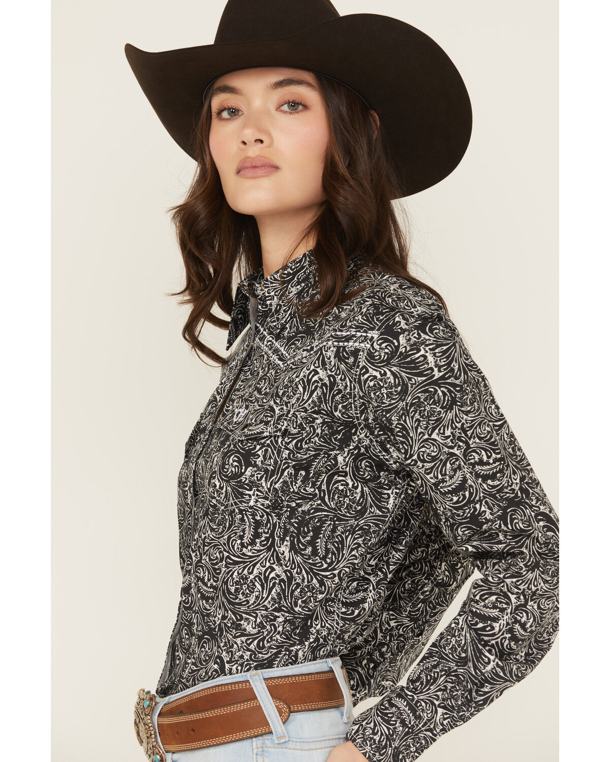 Cowgirl Hardware Women's Scroll Print Long Sleeve Snap Stretch Western Shirt