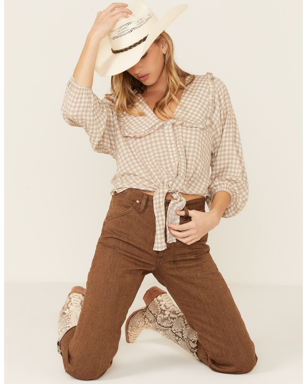 Wild Moss Women's Gray Gingham Large Collar Button Down Shirt