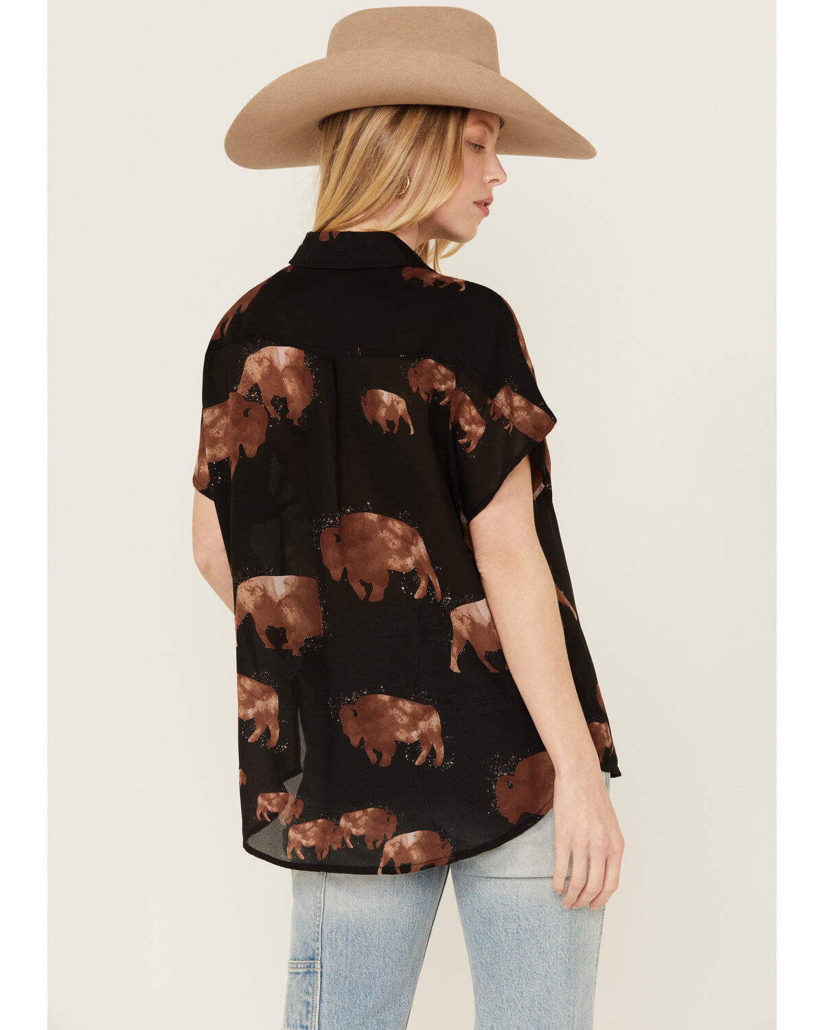 Ariat Women's Badland Buffalo Print Short Sleeve Button-Down Shirt