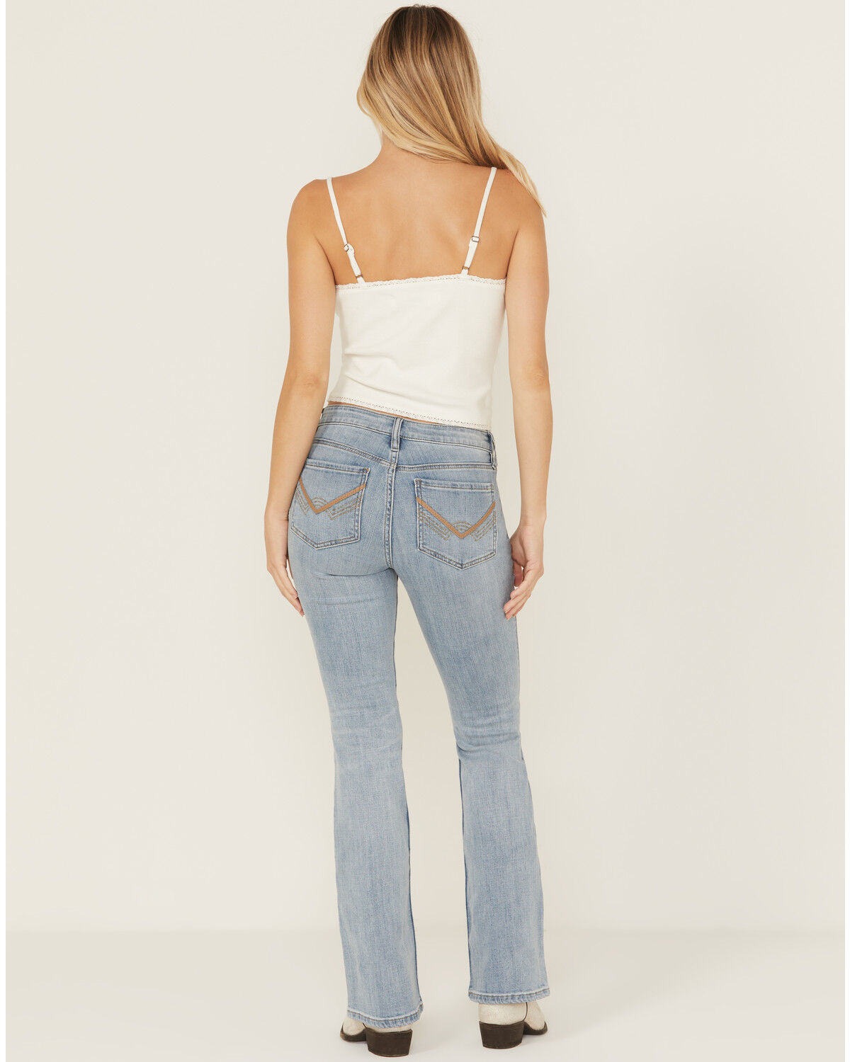 Idyllwind Women's Arden Light Wash Rebel Mid Rise Bootcut Super Stretch Denim Jeans