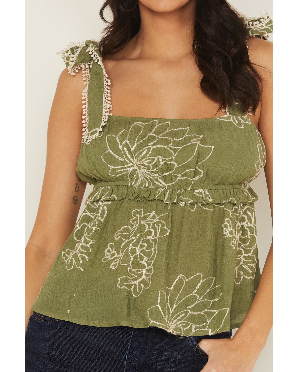 Wild Moss Women's Floral Embroidered Sleeveless Tie Strap Shirt