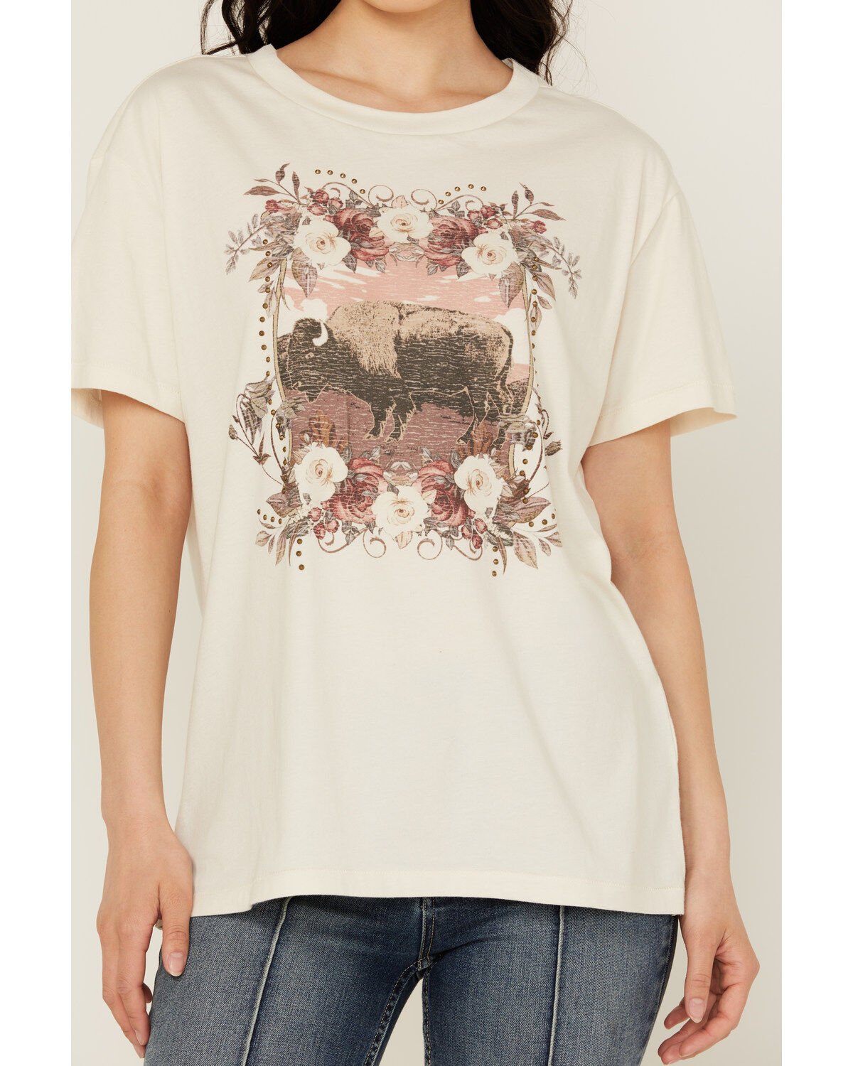 Shyanne Women's Bison Short Sleeve Graphic Tee