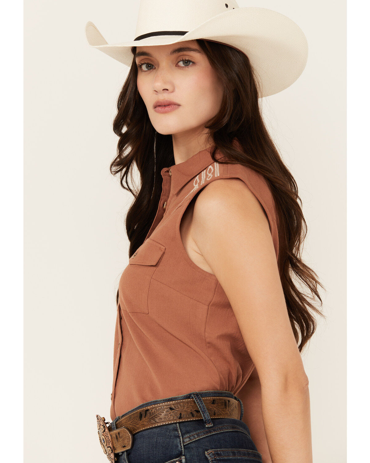 Shyanne Women's Western Embroidered Sleeveless Button-Down Western Shirt