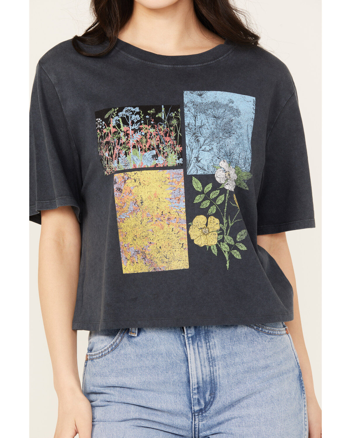 Cleo + Wolf Women's Botanical Boxy Cropped Short Sleeve Graphic Tee