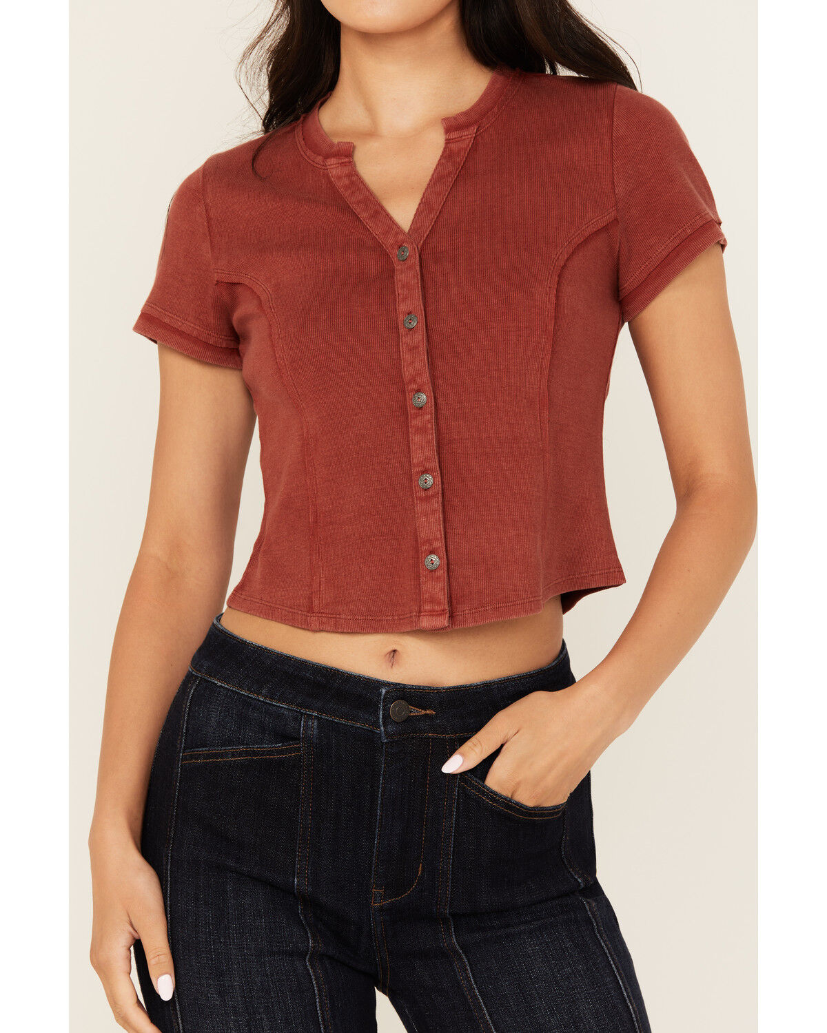 Idyllwind Women's Solid Short Sleeve Button-Down Cropped Tee