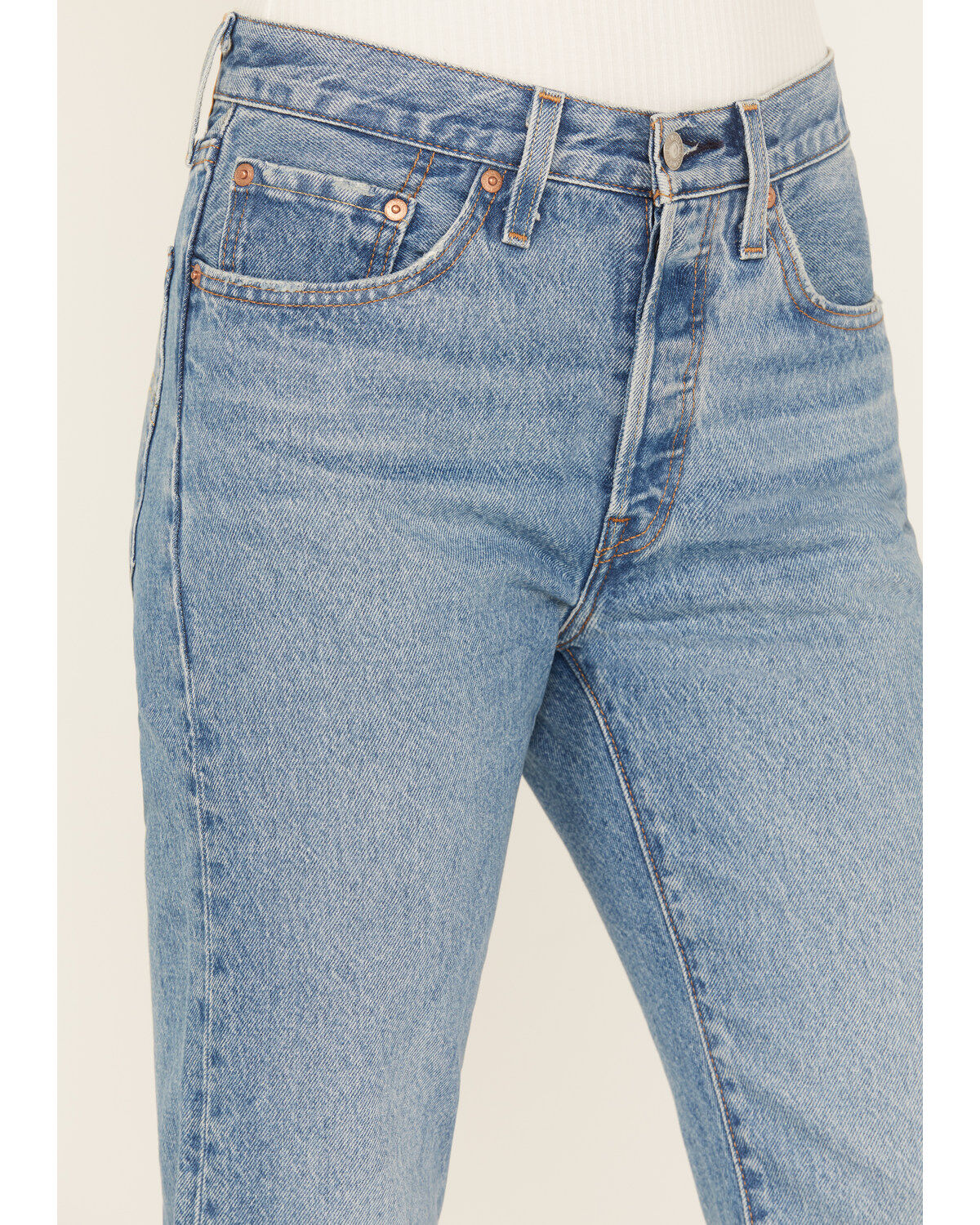 Levi's Women's Medium Wash High Rise Oxnard Athens Pushed 501 Cropped Jeans