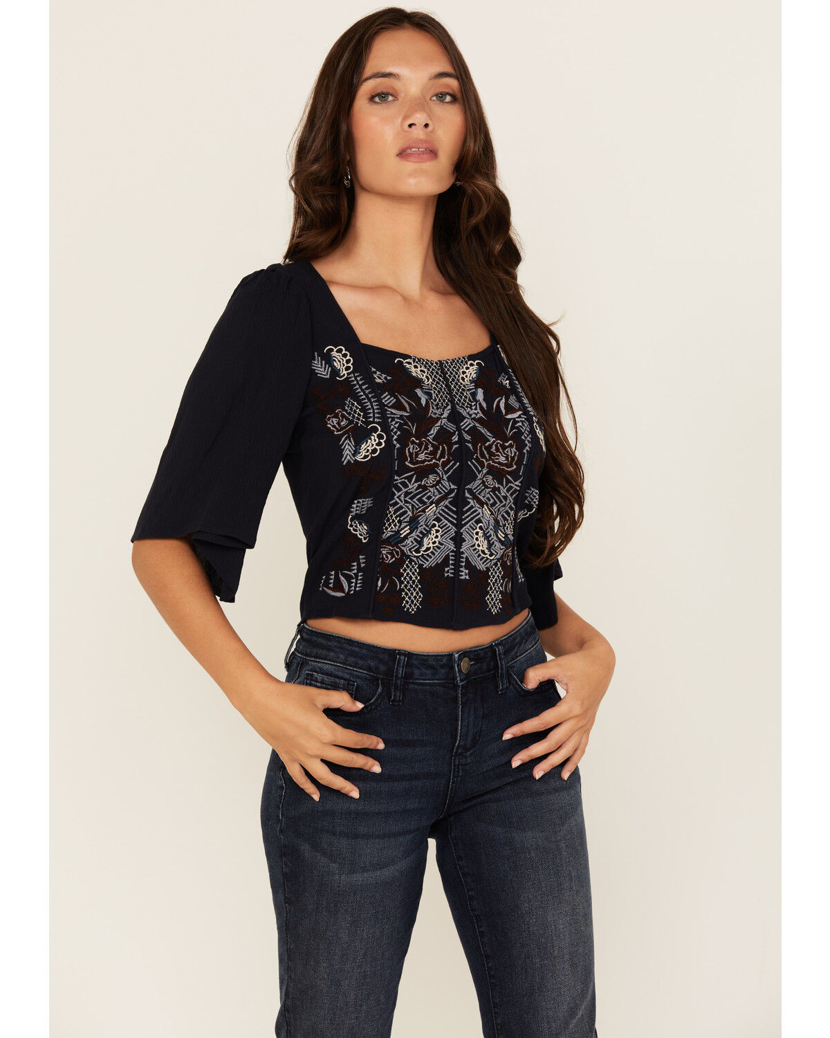 Shyanne Women's Embroidered Short Sleeve Cropped Blouse