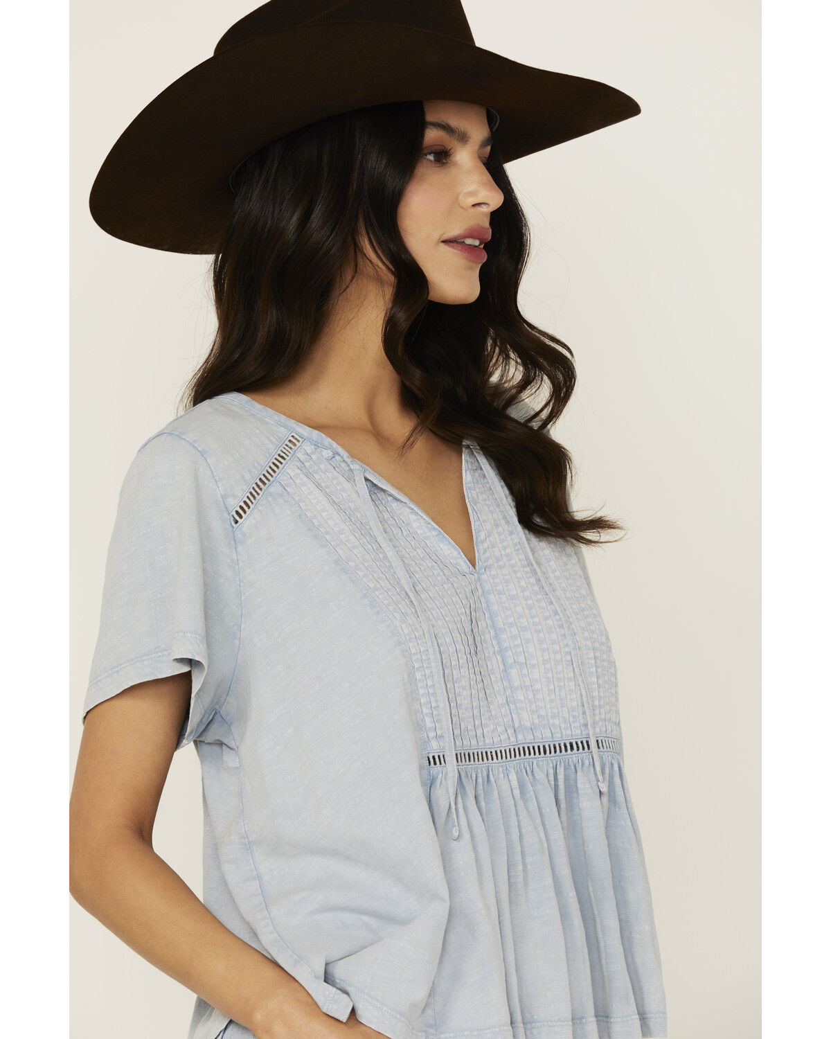 Cleo + Wolf Women's Bella Pintuck Detail Peasant Short Sleeve Blouse