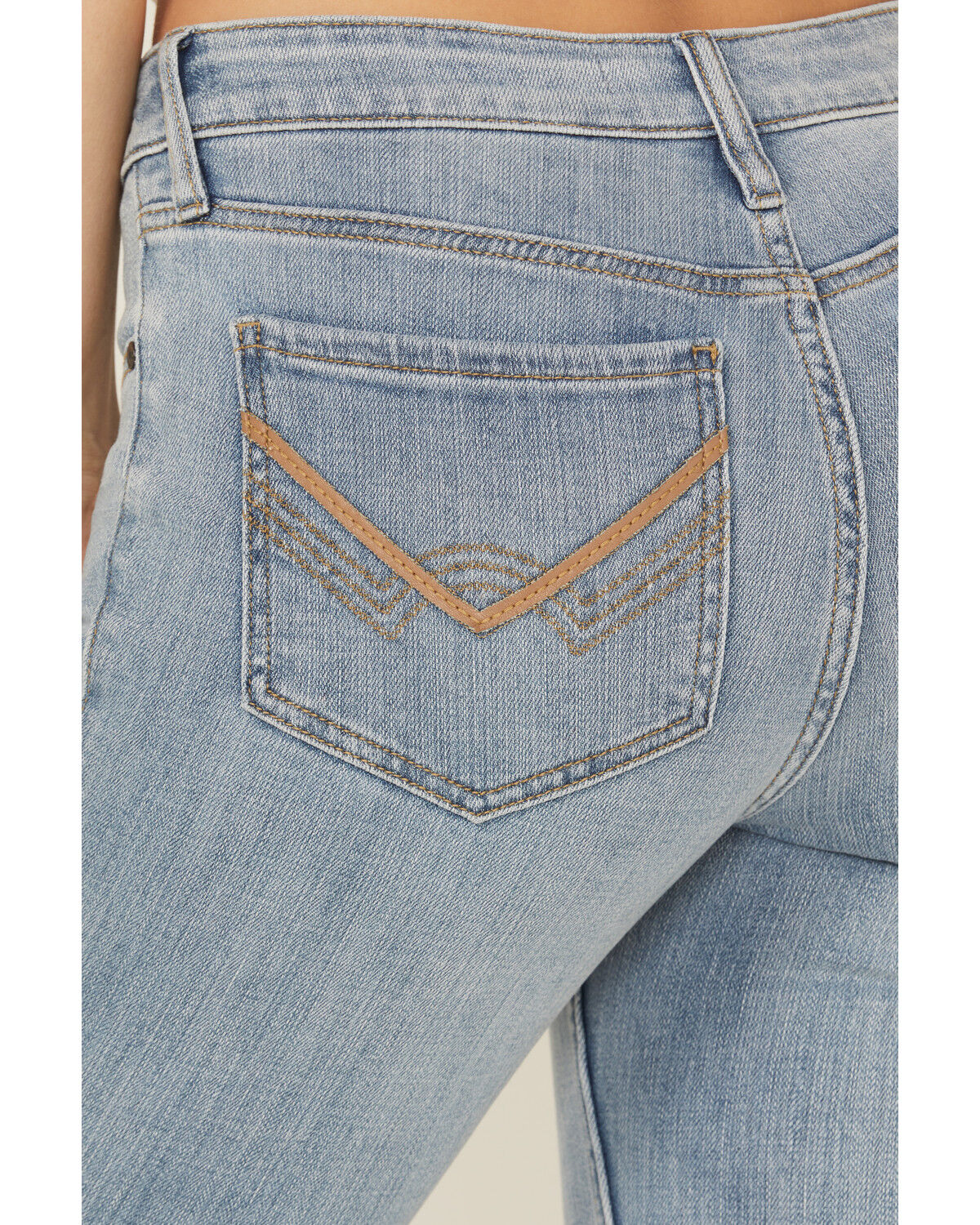 Idyllwind Women's Arden Light Wash Rebel Mid Rise Bootcut Super Stretch Denim Jeans