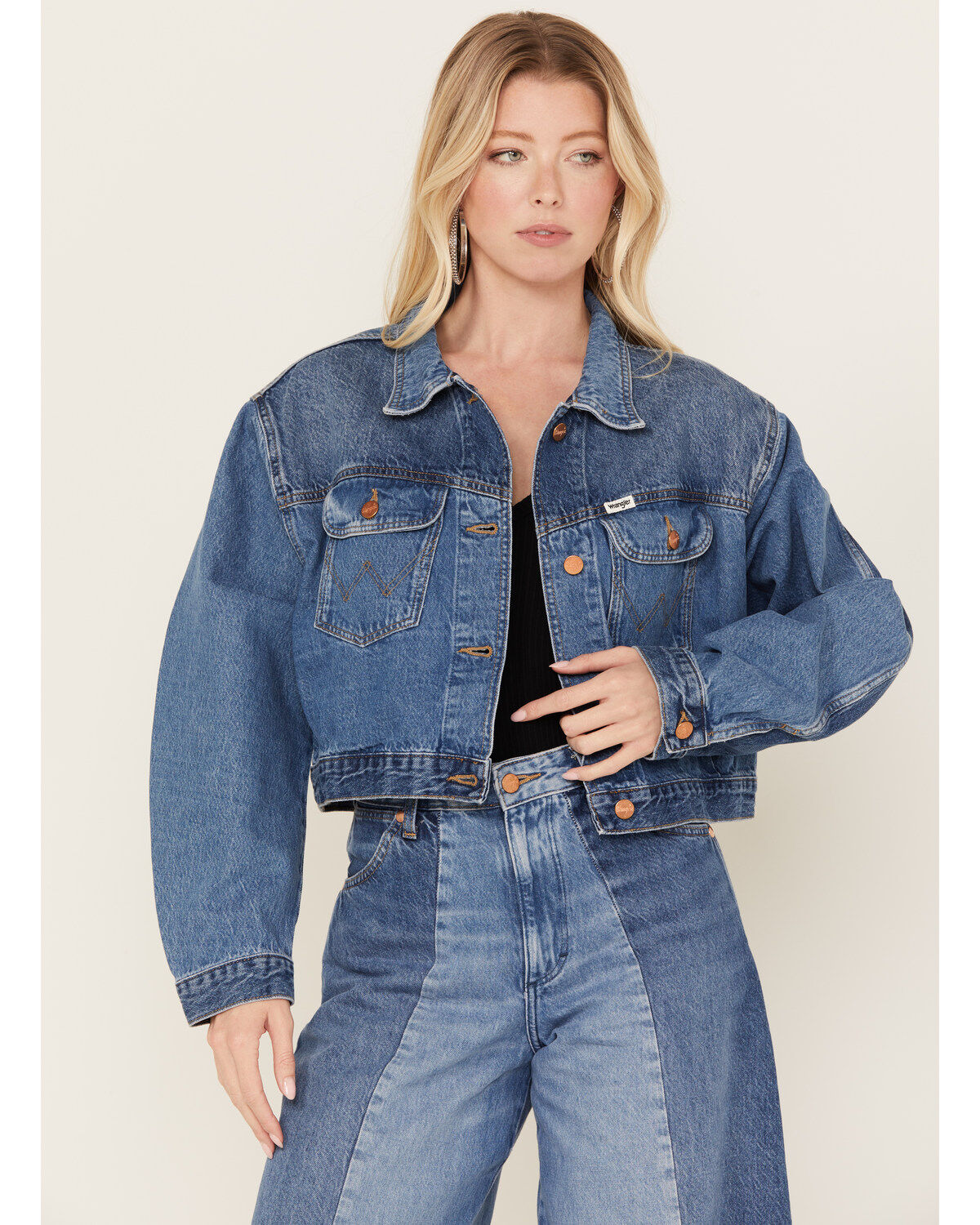 Wrangler Women's Medium Wash Cowboy Cropped Denim Jacket