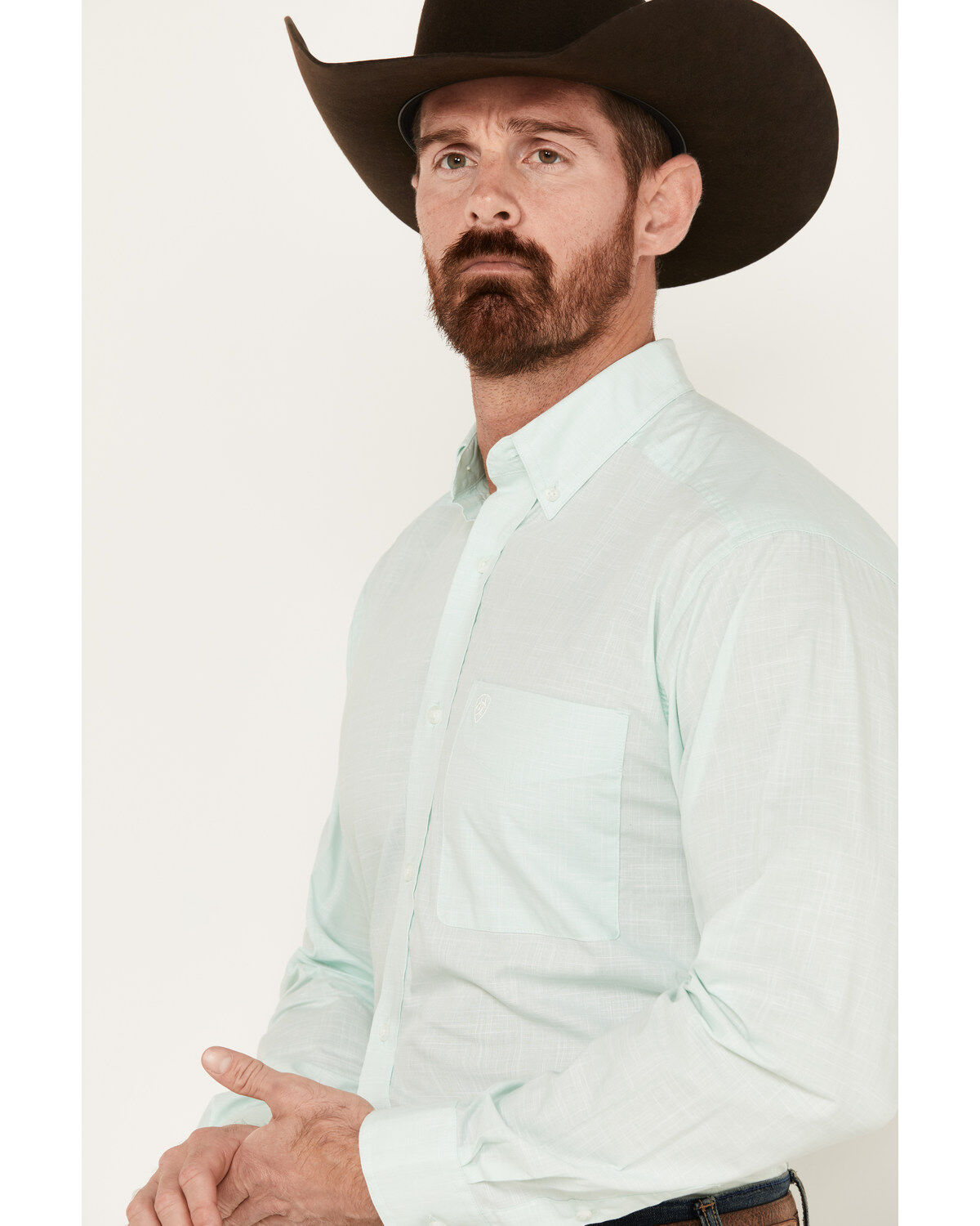 Ariat Men's Solid Slub Classic Fit Long Sleeve Button-Down Western Shirt