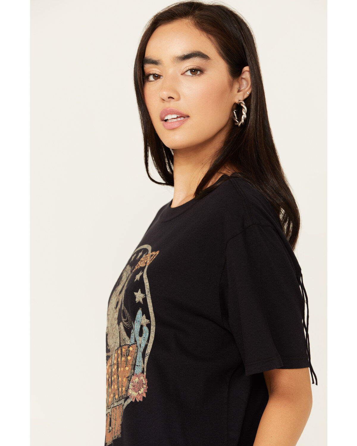 Idyllwind Women's Outlaw Livin' Short Sleeve Graphic Tee