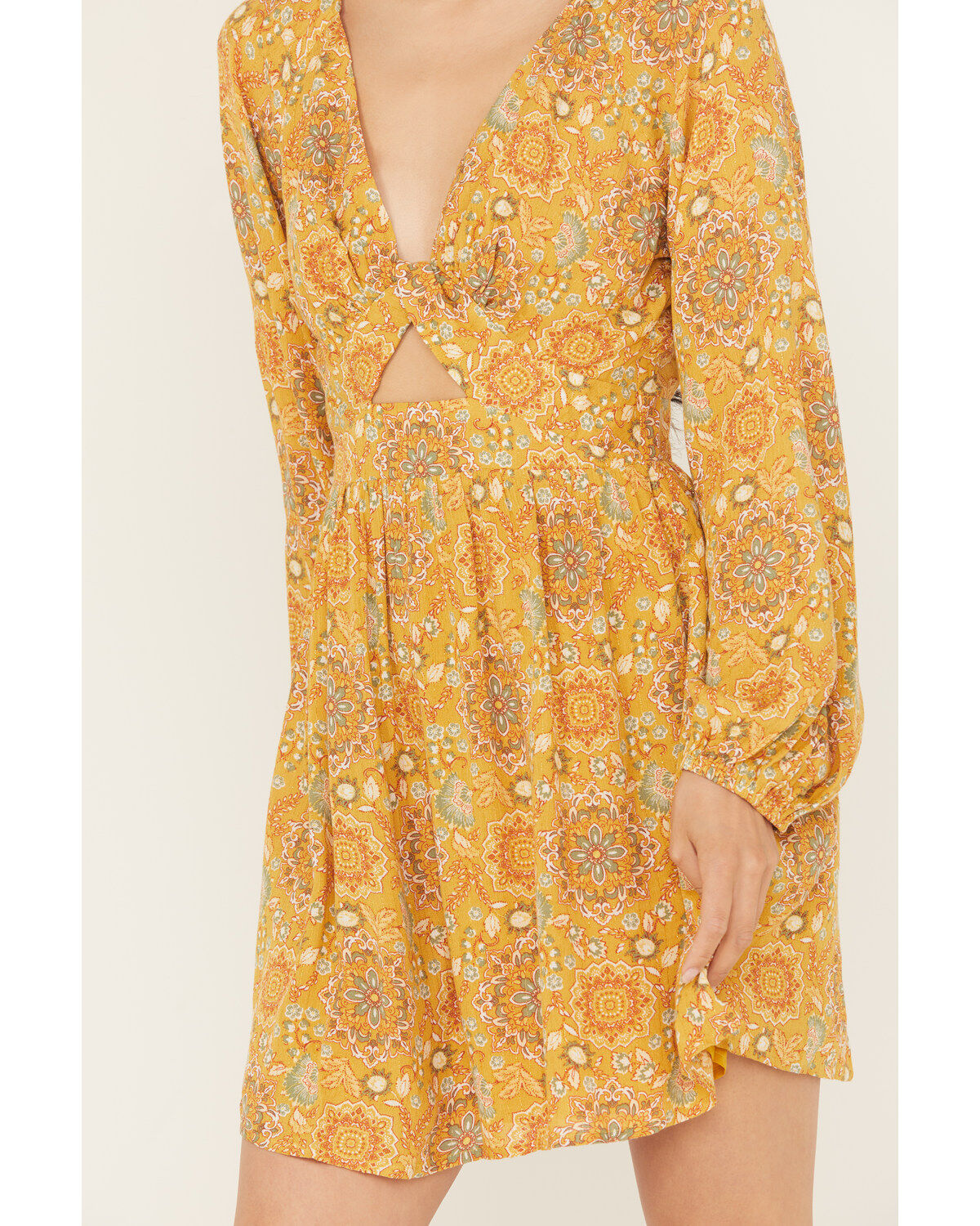 En Creme Women's Medallion Print Cut Out Long Sleeve Mini Dress