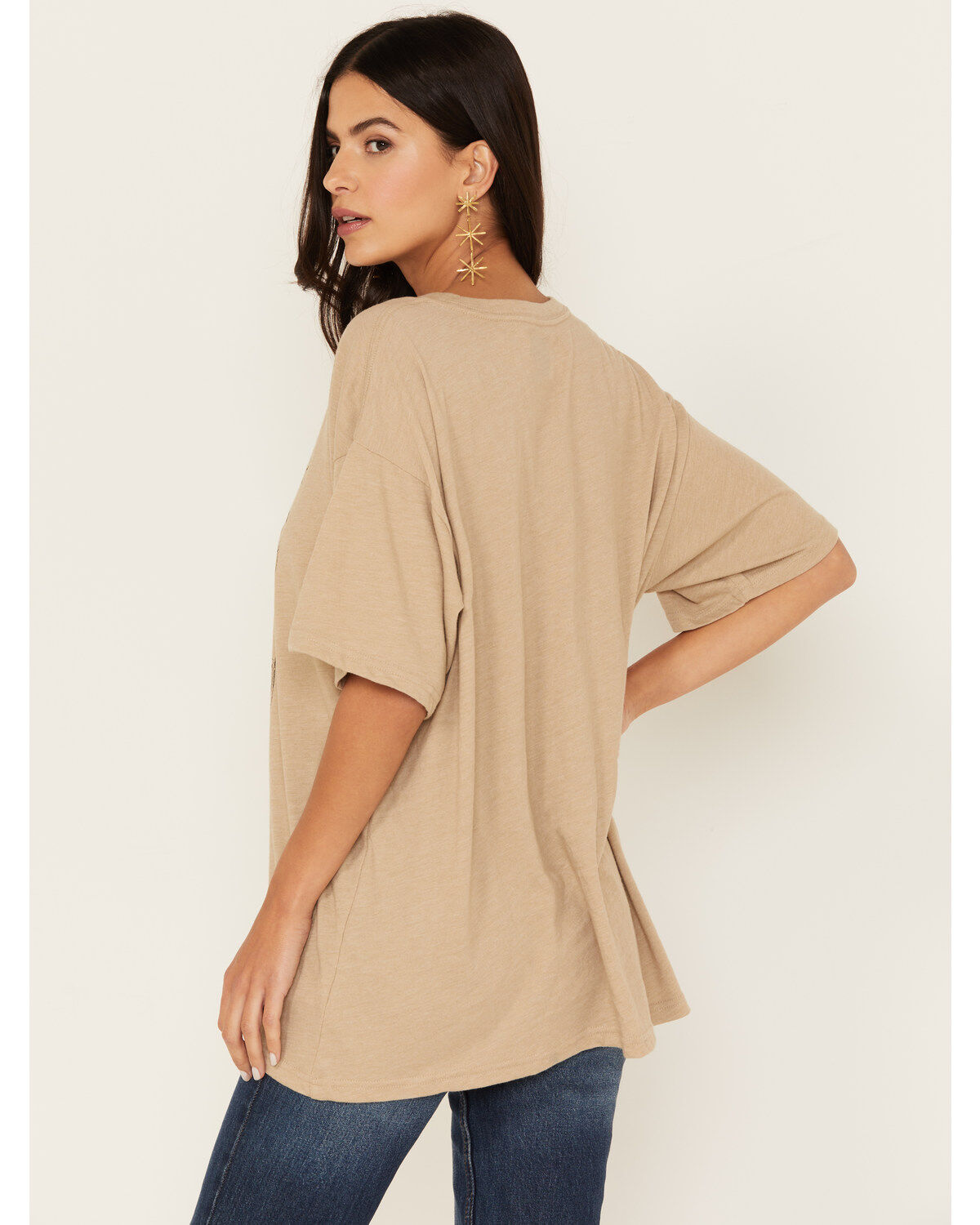 Wrangler Women's Yellowstone Rip Wheeler Ranch Hand Oversized Short Sleeve Graphic Tee