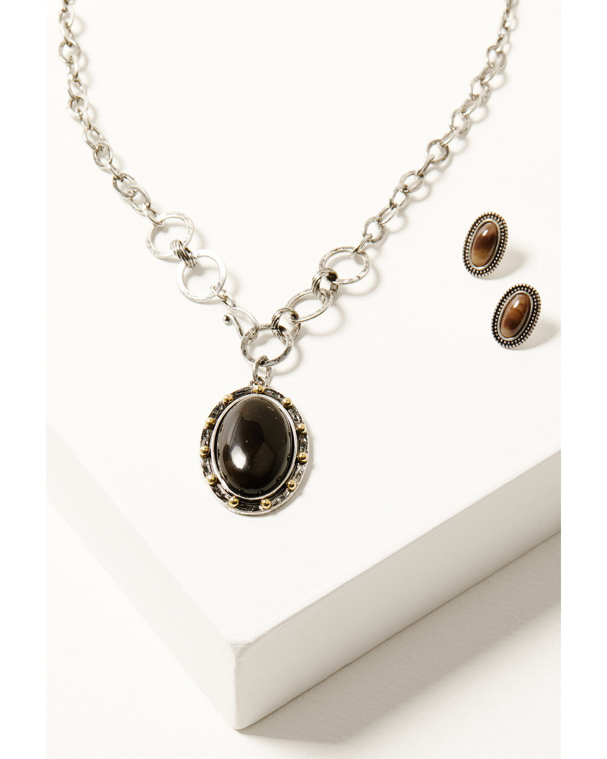 Shyanne Women's Heritage Valley Brown Agate Pendant Jewelry Set - 2 Piece